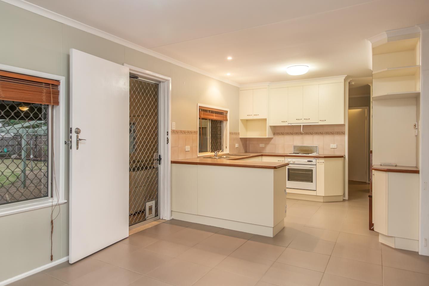 135 Long Street, Point Vernon, QLD 4655