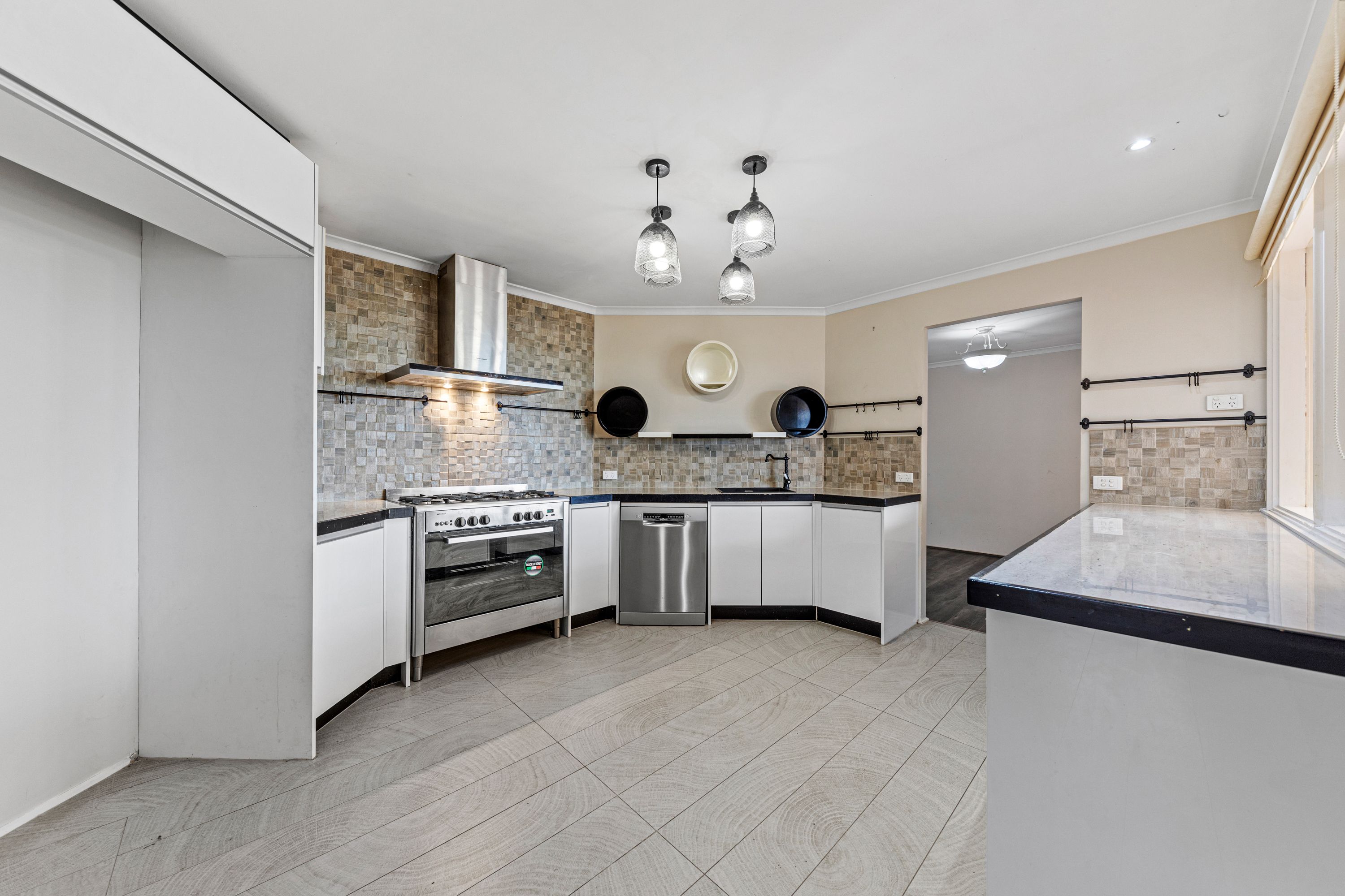 20 Leigh Drive, Pakenham, VIC 3810