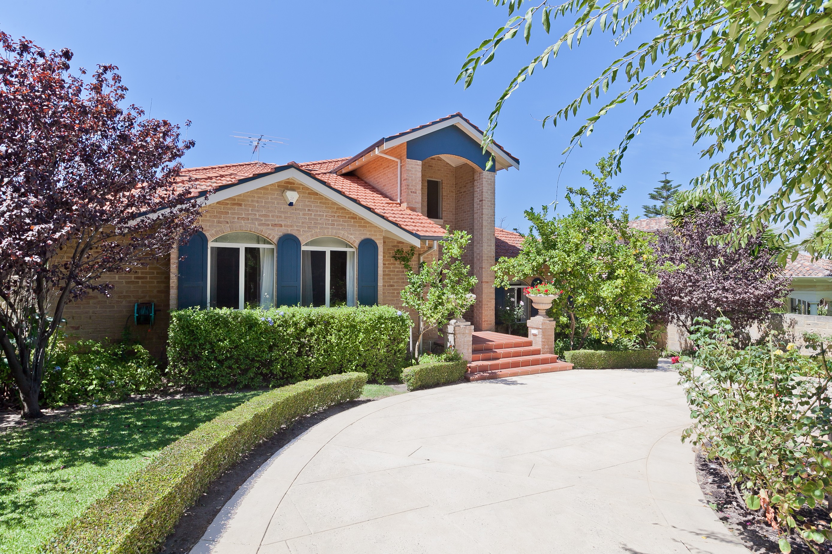 6 Brockman Avenue, Dalkeith, WA 6009