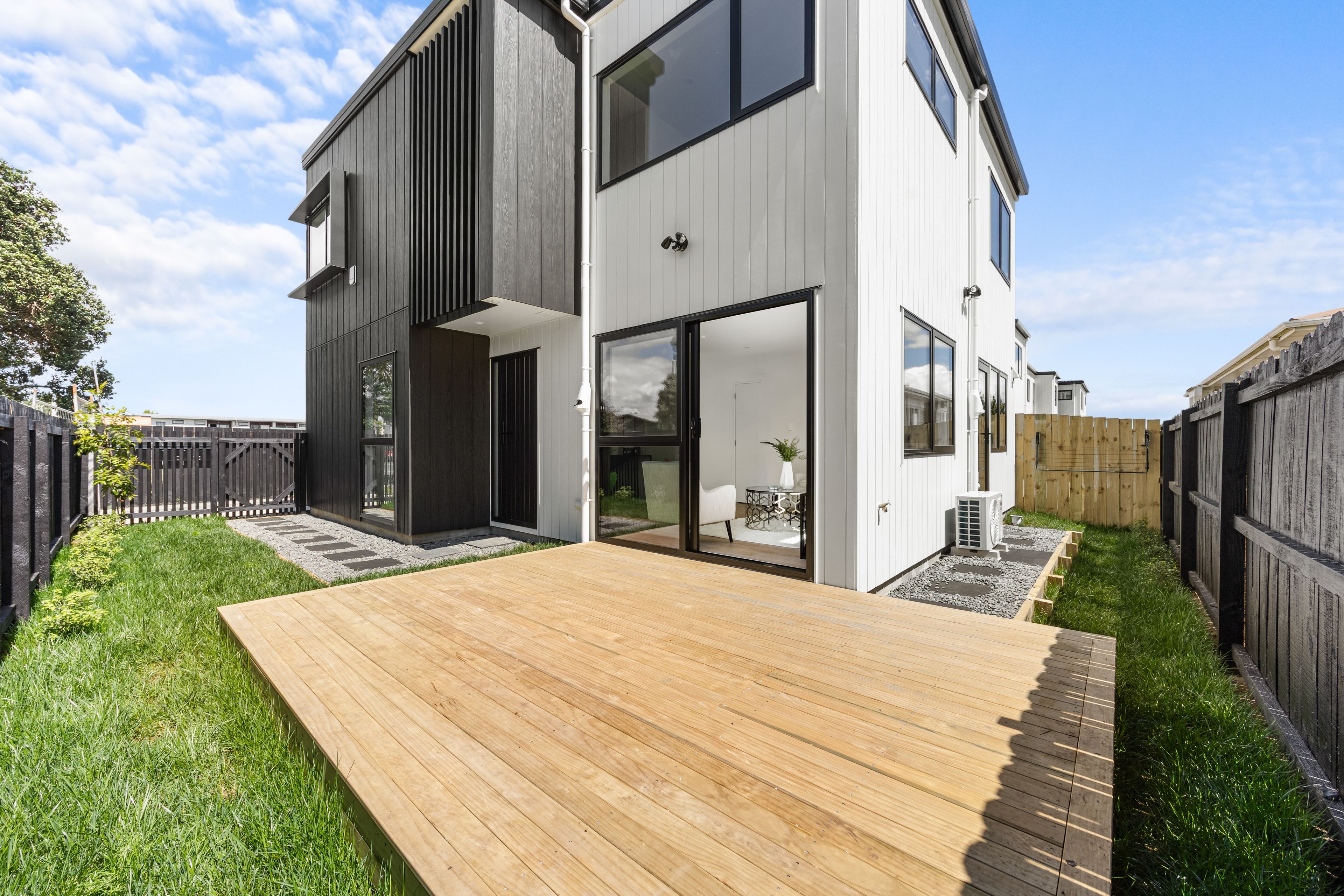 55 McKenzie Road, Mangere Bridge, Manukau City