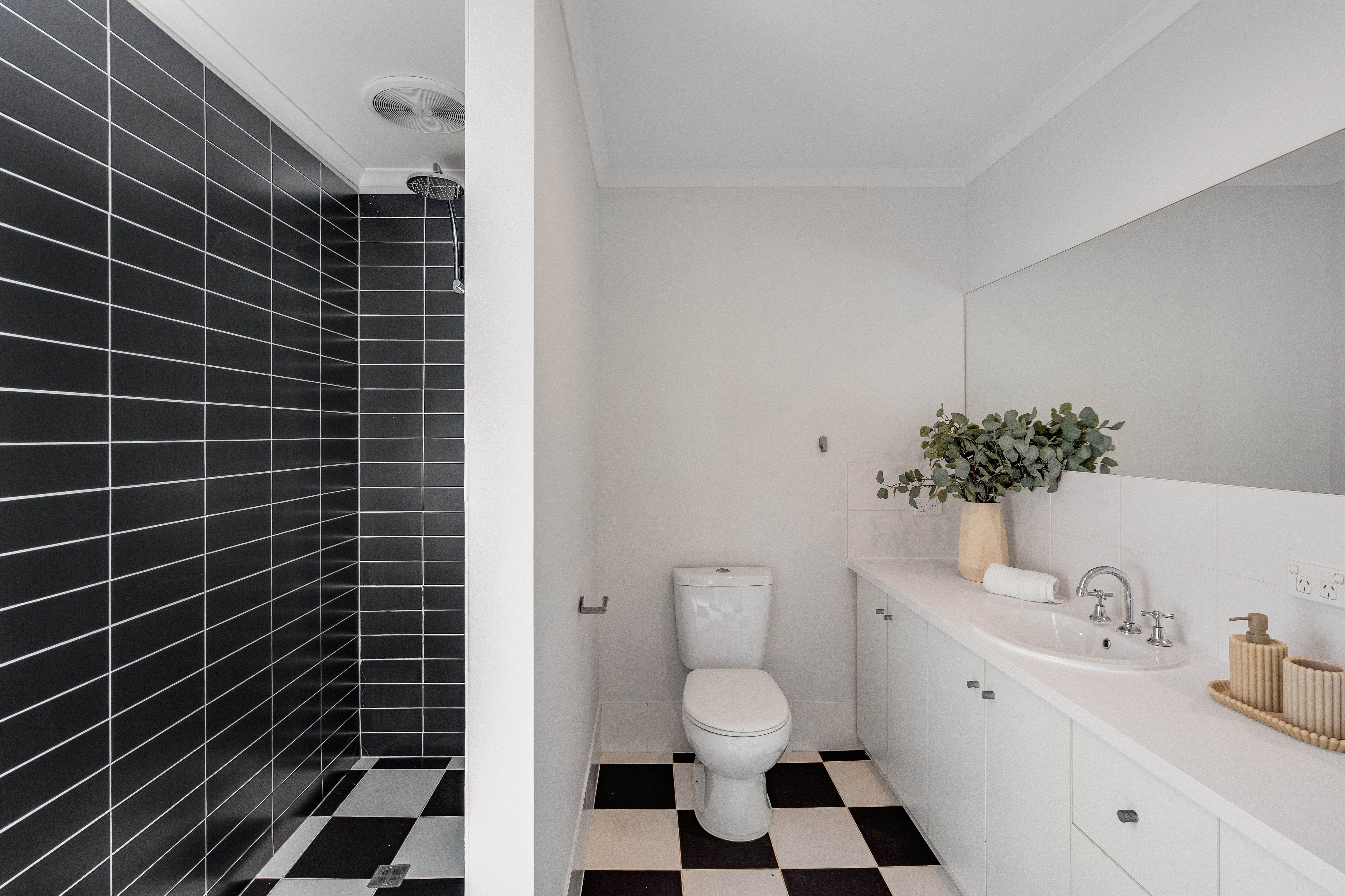 24 Park Terrace — photo 17 of 23