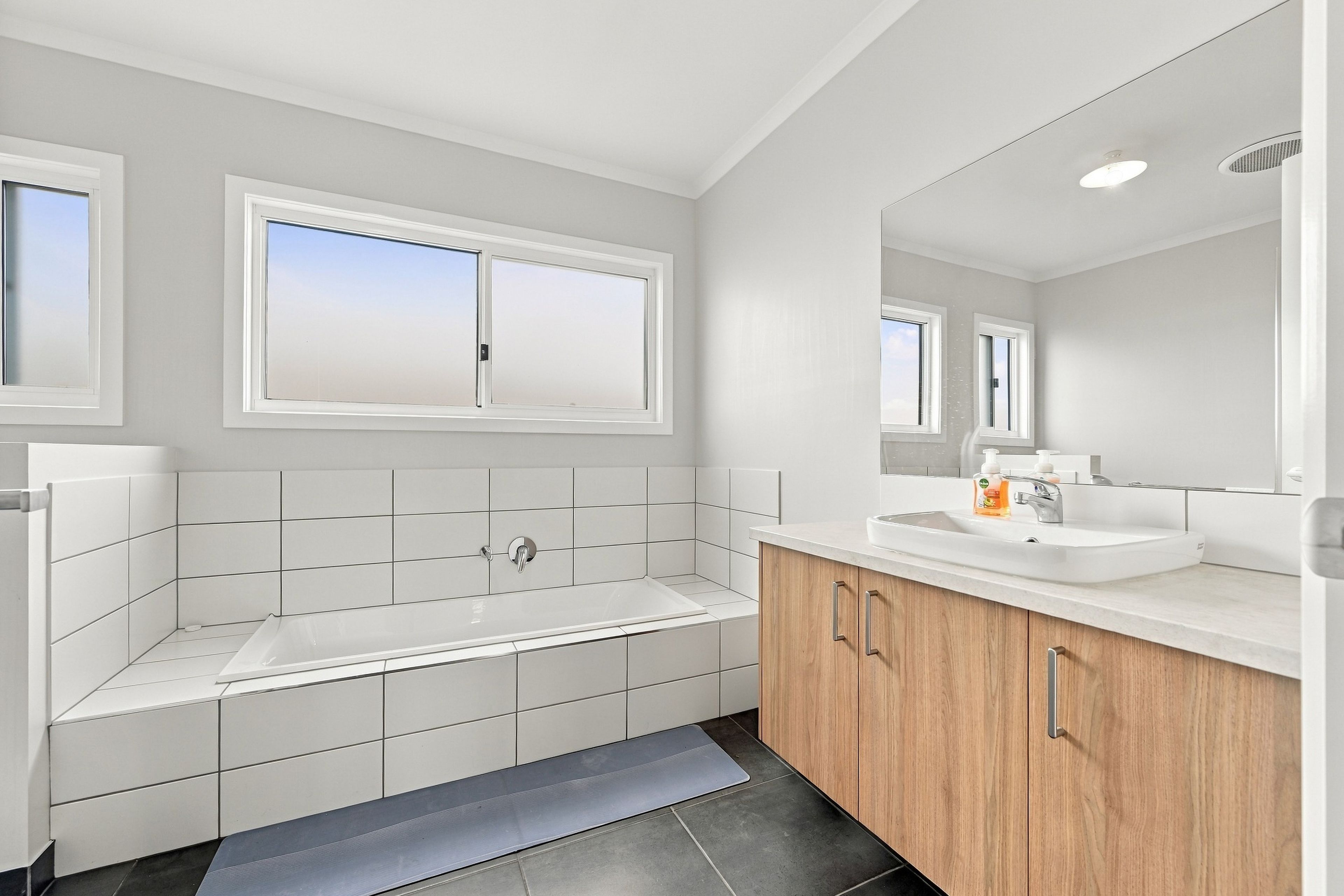 7 Lomandra Lane — photo 10 of 19