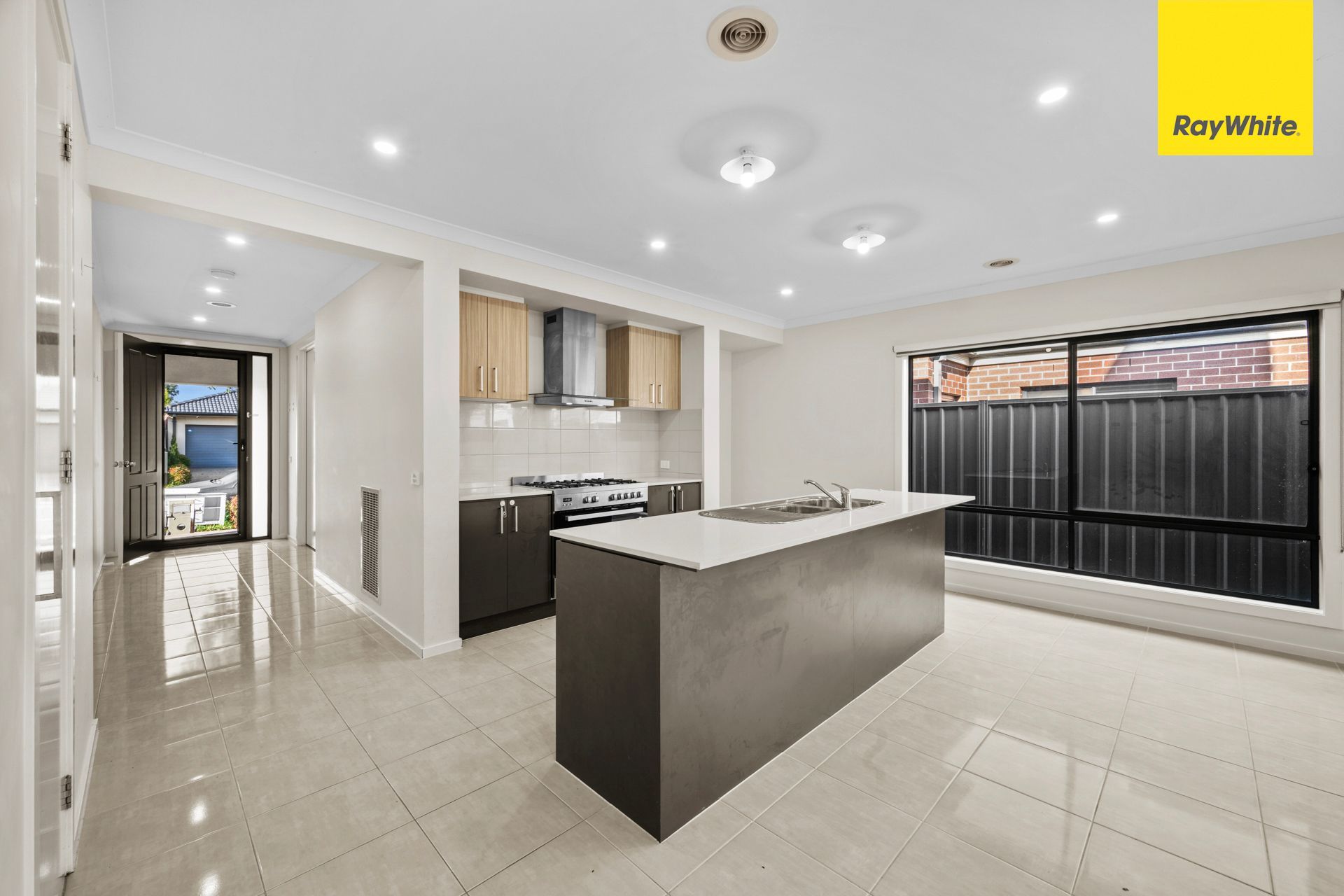 8 Letchworth Street — photo 10 of 13