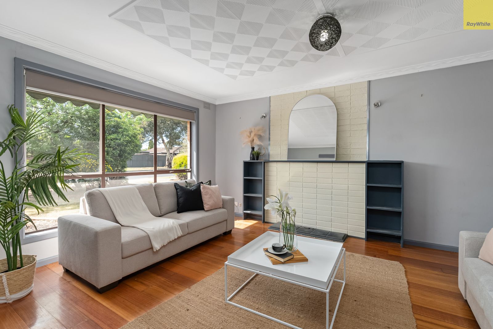 5 Swan Street — photo 3 of 22