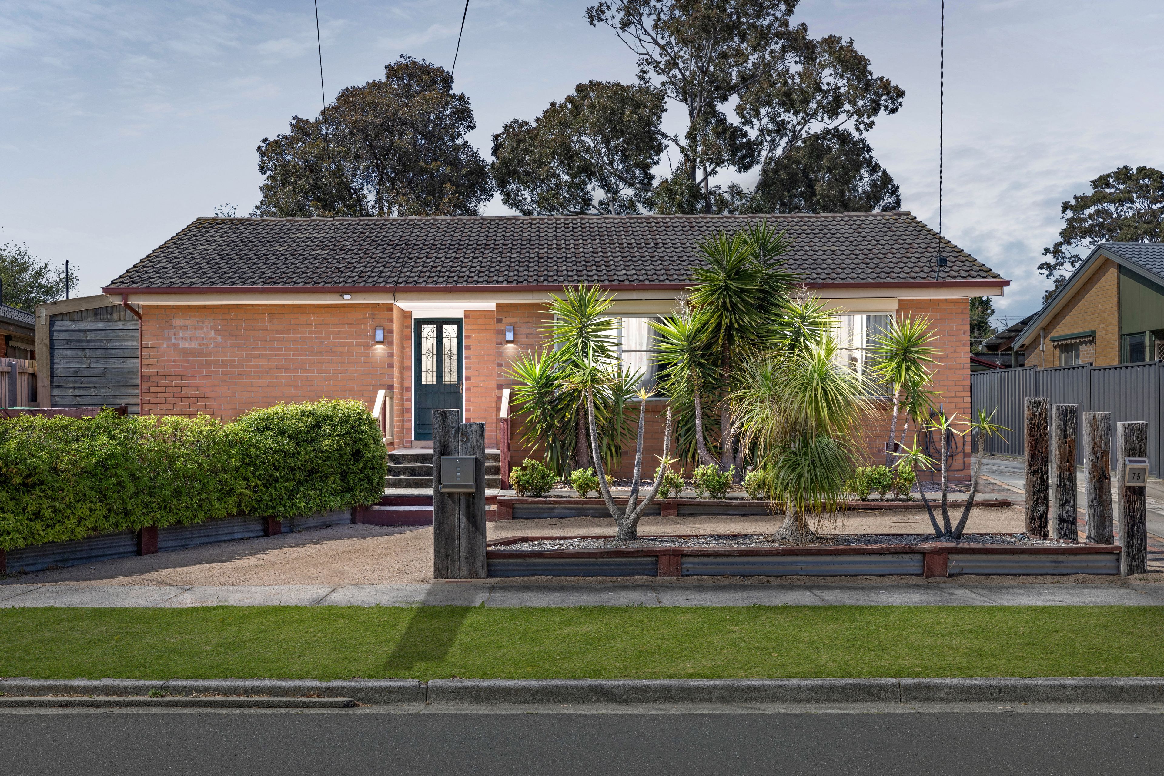75 Brunning Crescent , Frankston North VIC 3200