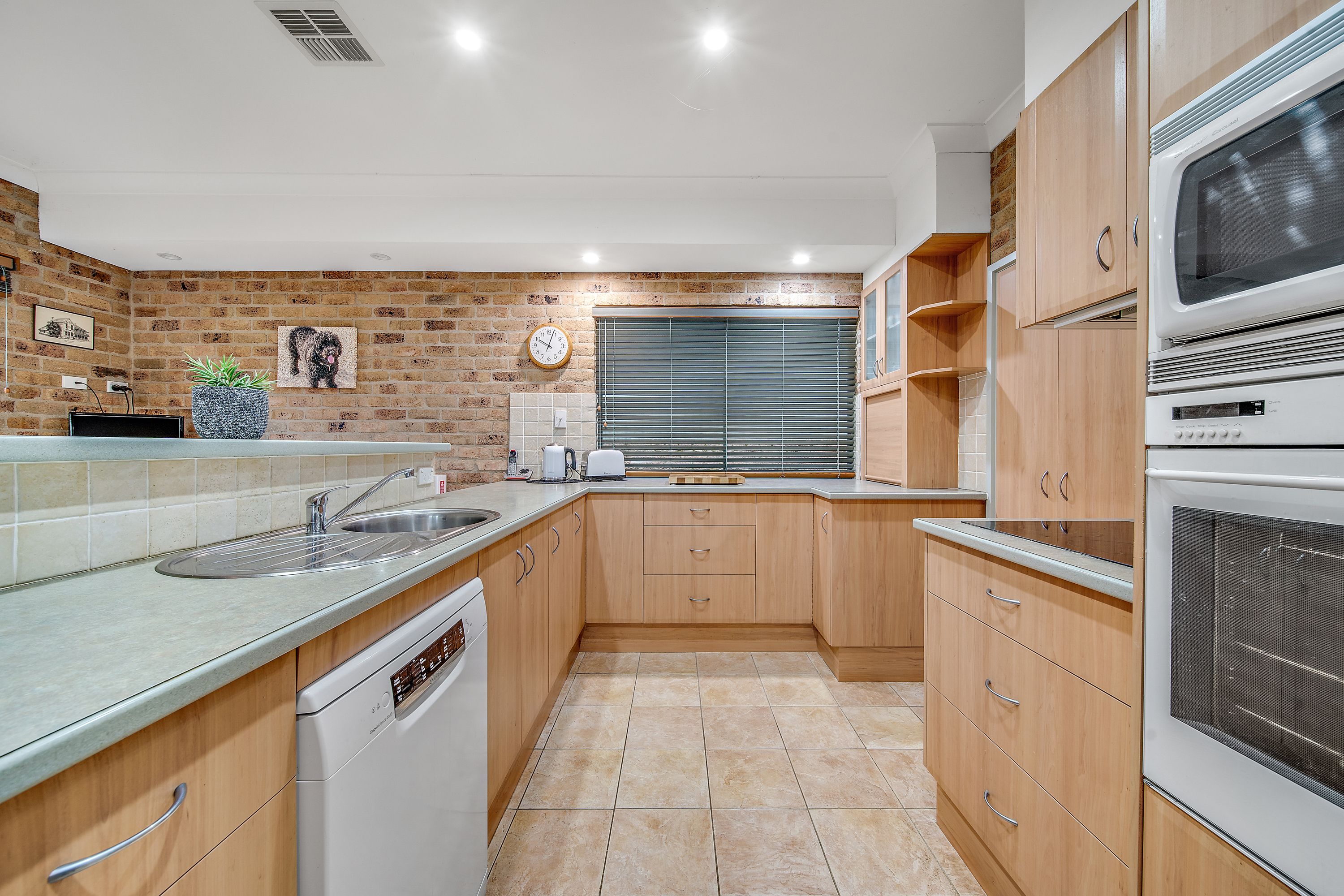 31 Macadamia Close, Jerrabomberra, NSW 2619