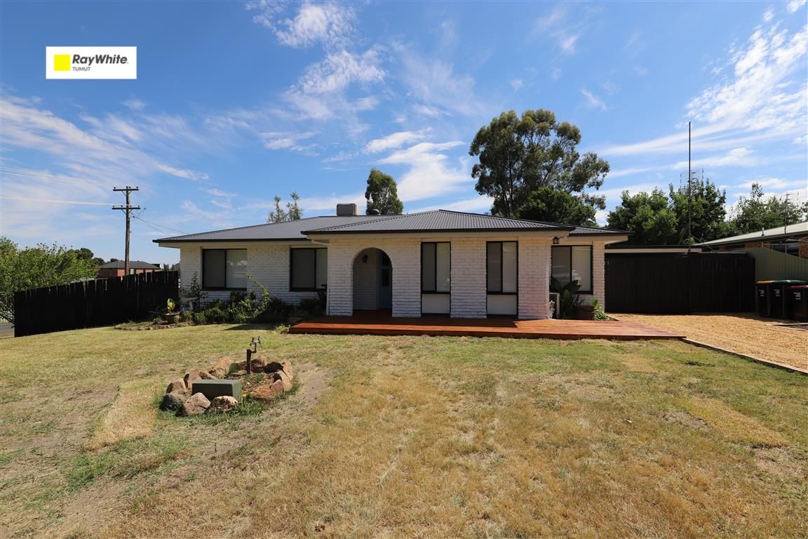 66 Lockhart Street, Adelong NSW 2729