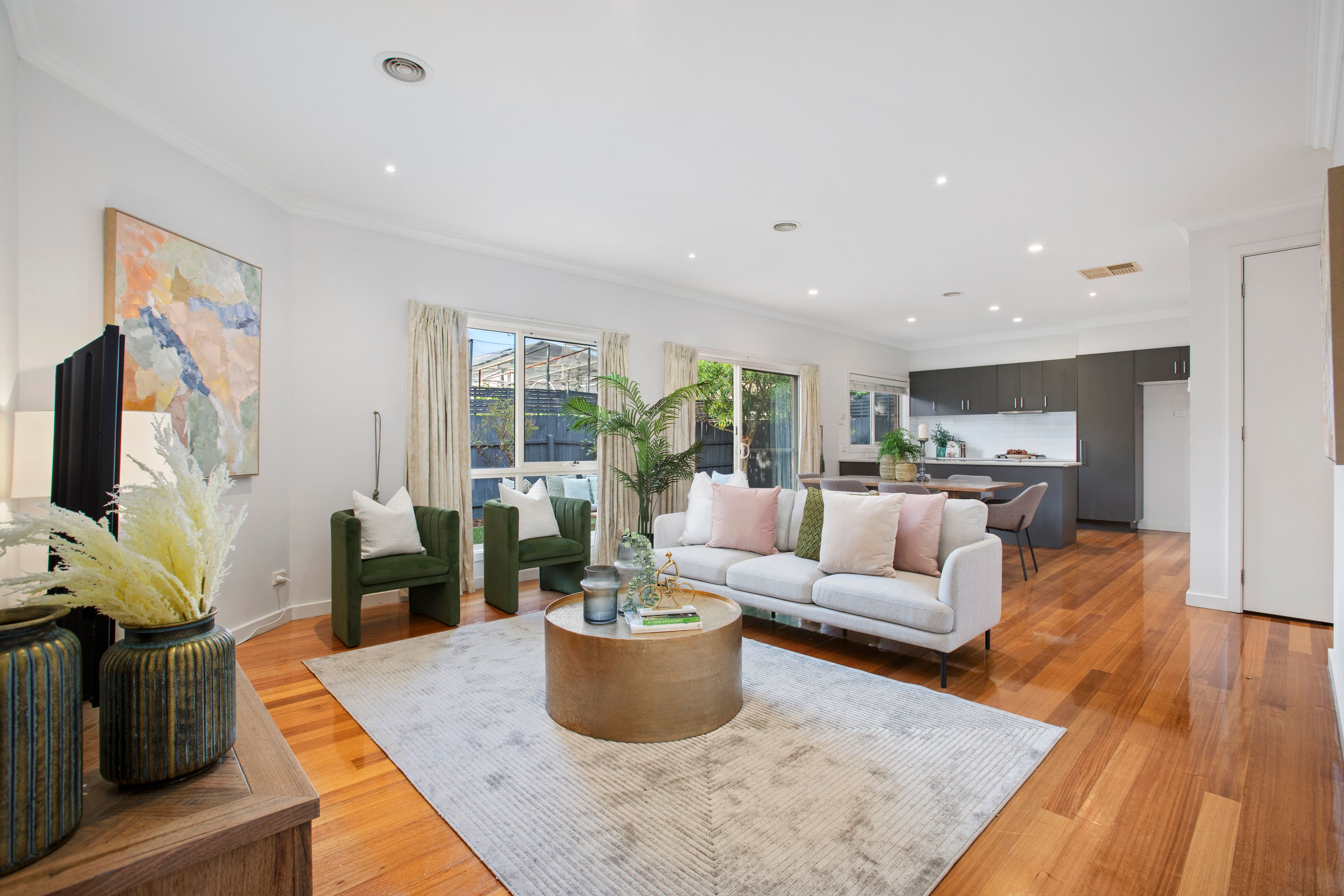 8 Glyn Court, Cheltenham VIC 3192