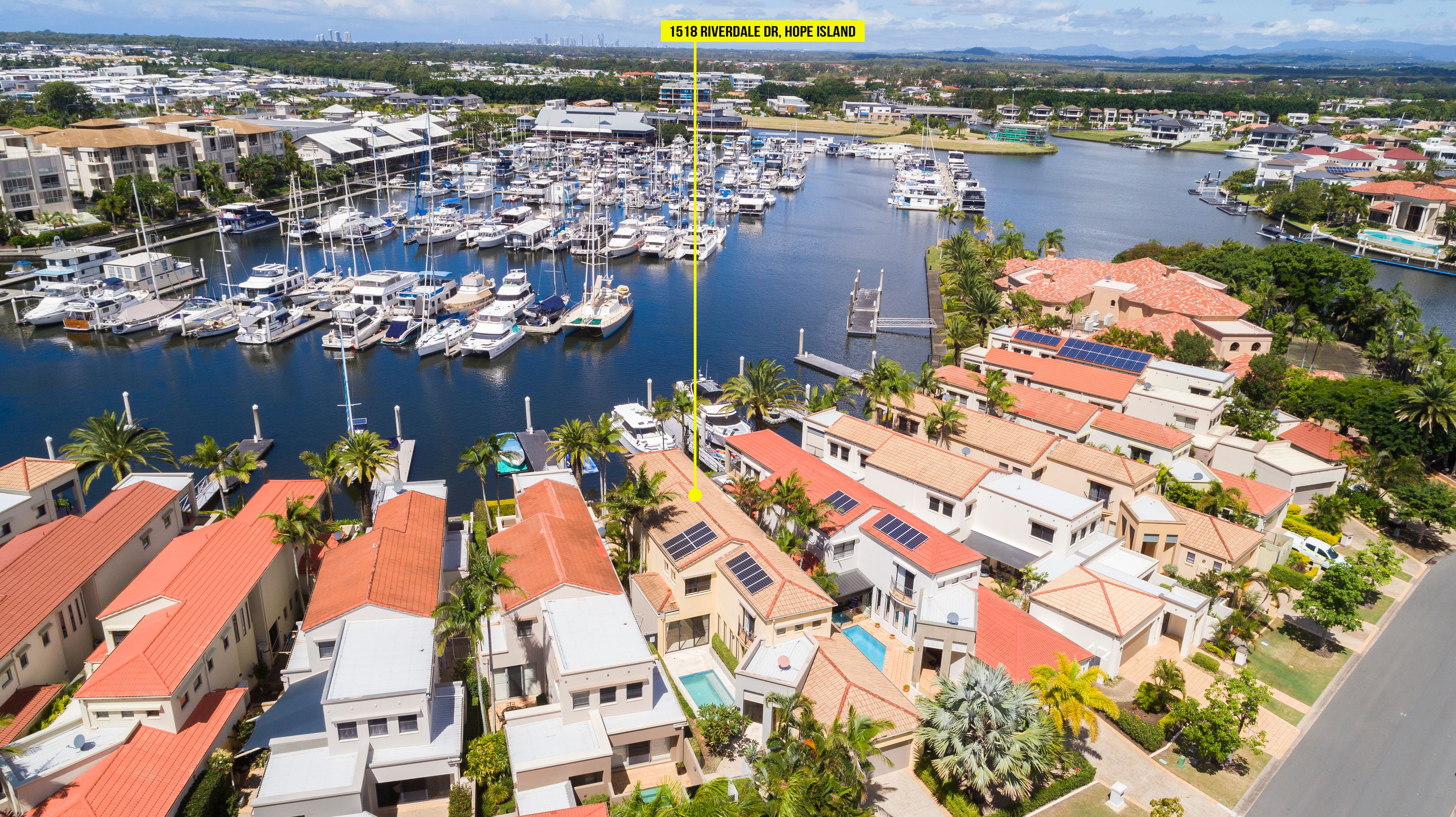 1518 Riverdale Drive, Hope Island QLD 4212