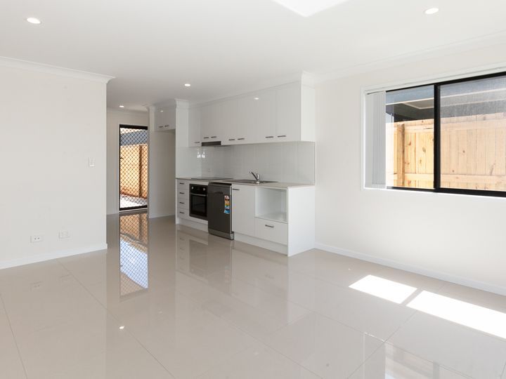 2/51 Pepper Tree Drive, Holmview, QLD 4207