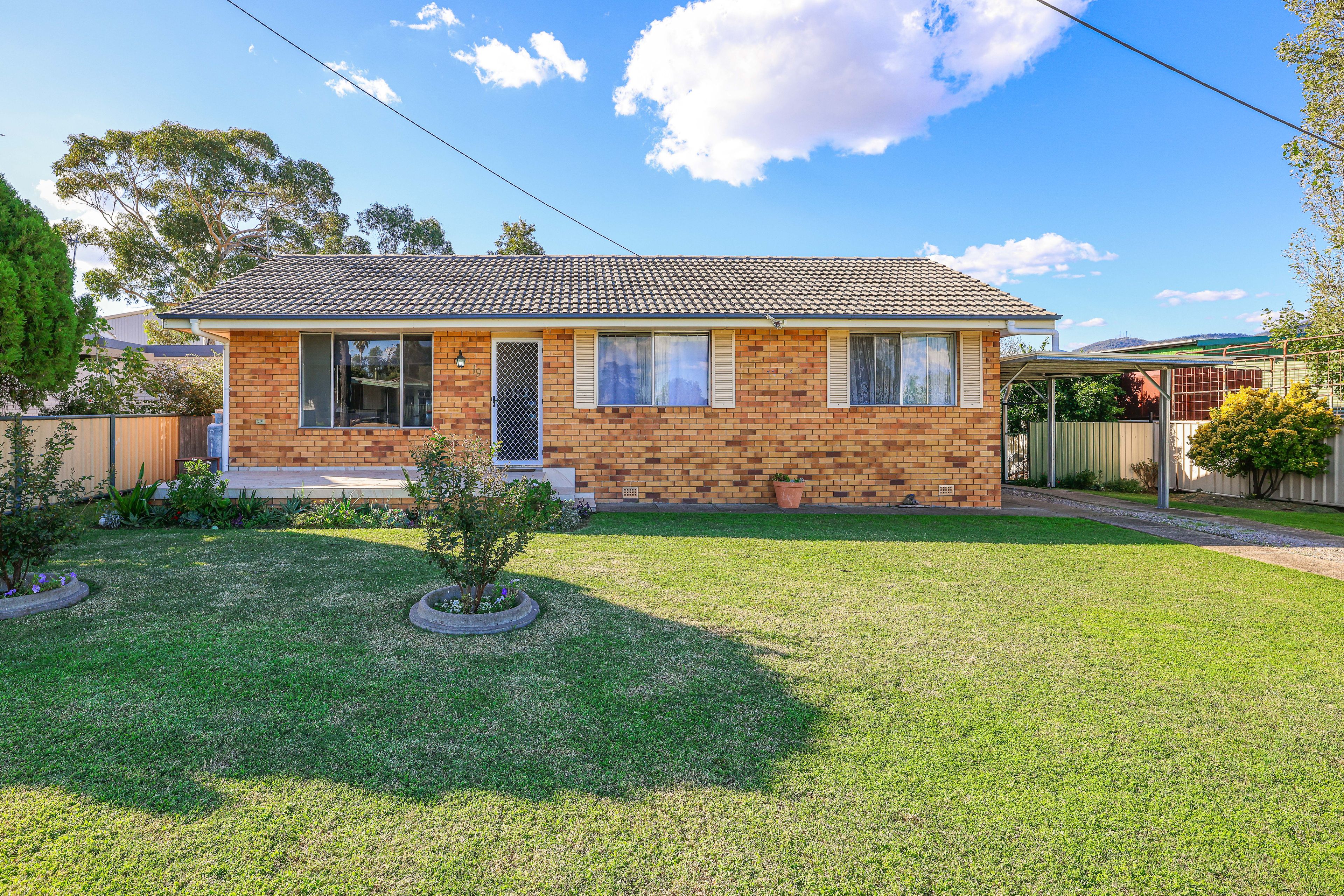 19 Terry Street, Tamworth NSW 2340