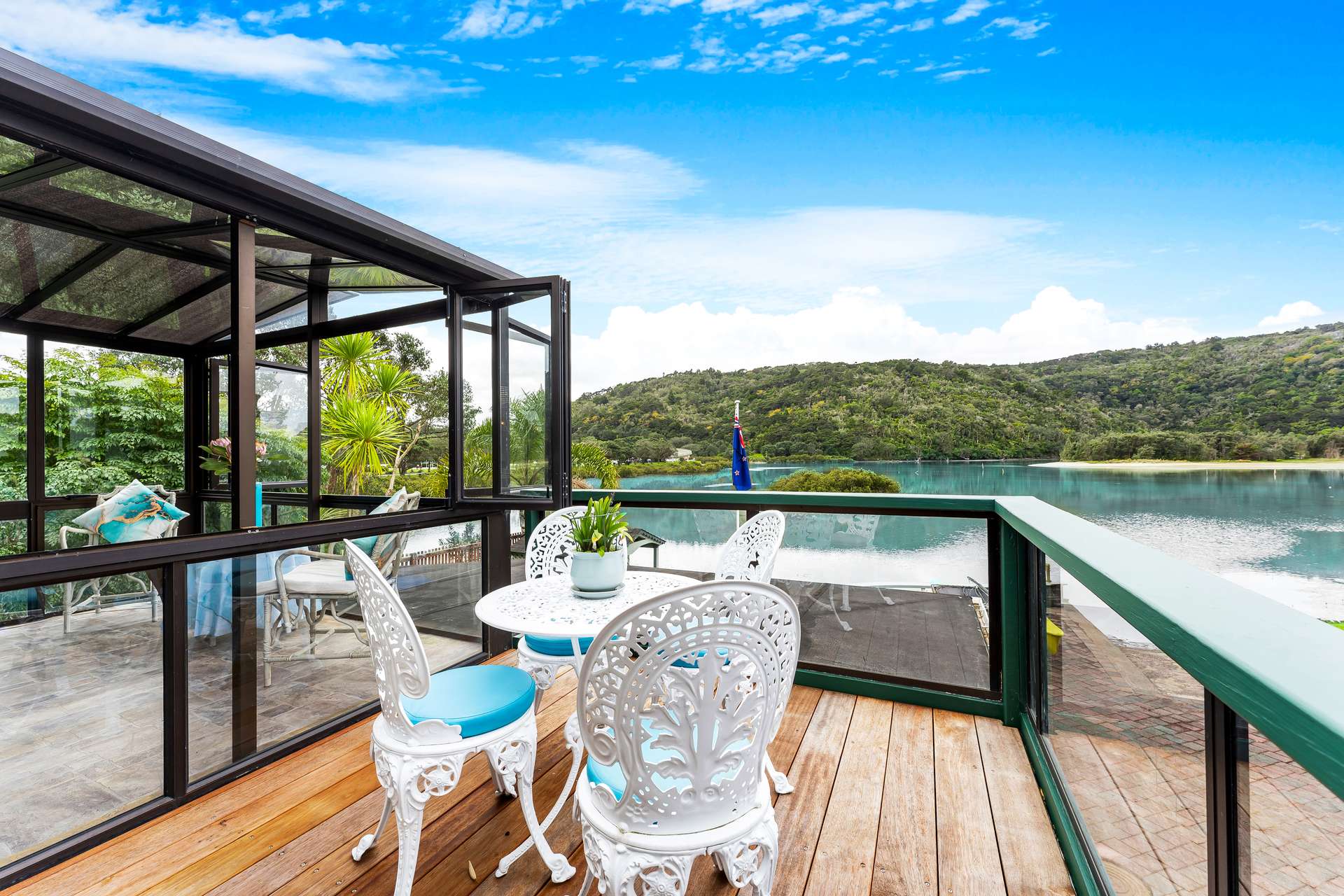 8 Waiwera Road photo 3