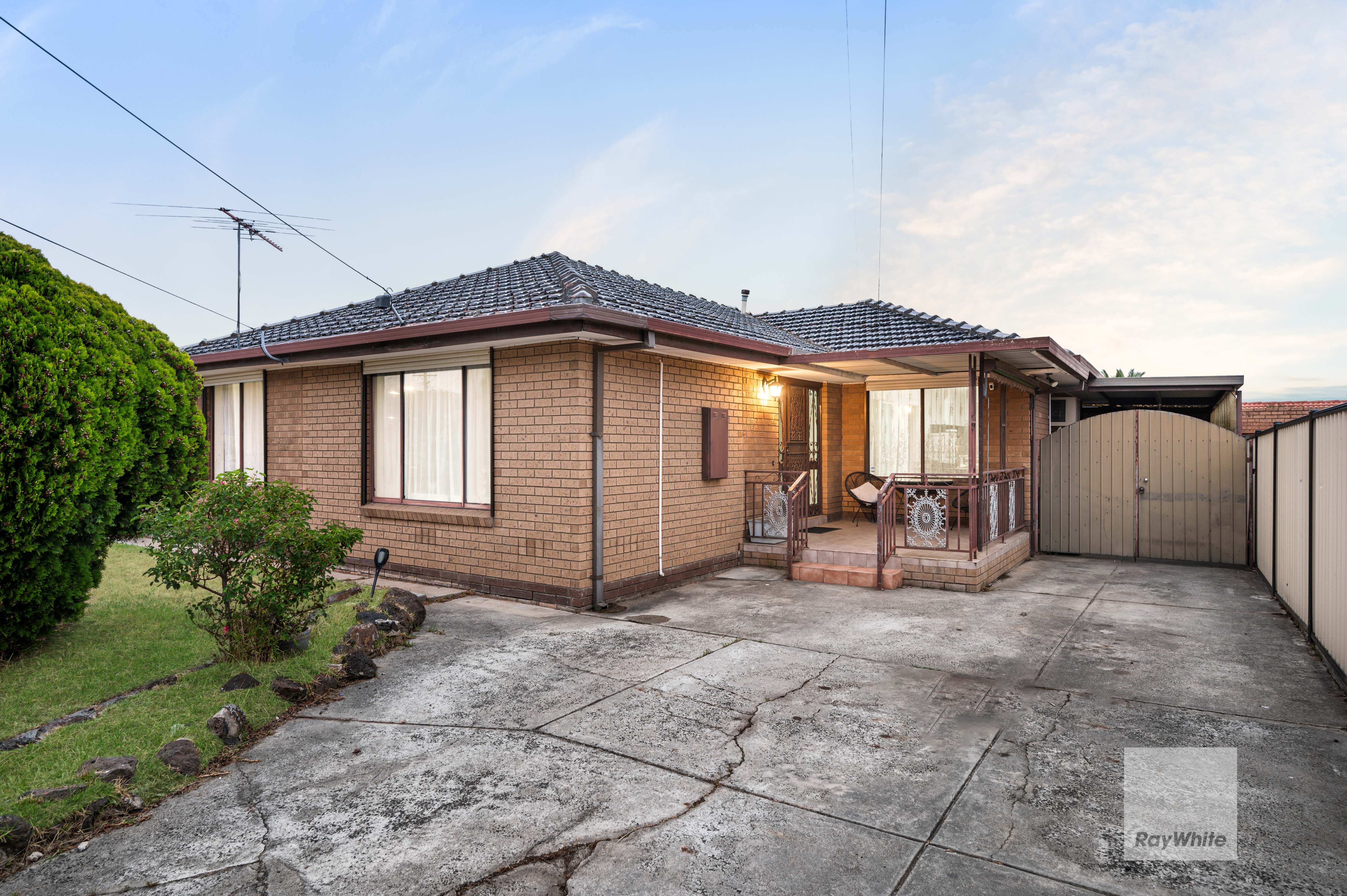 8 Scampton Crescent, Tullamarine VIC 3043