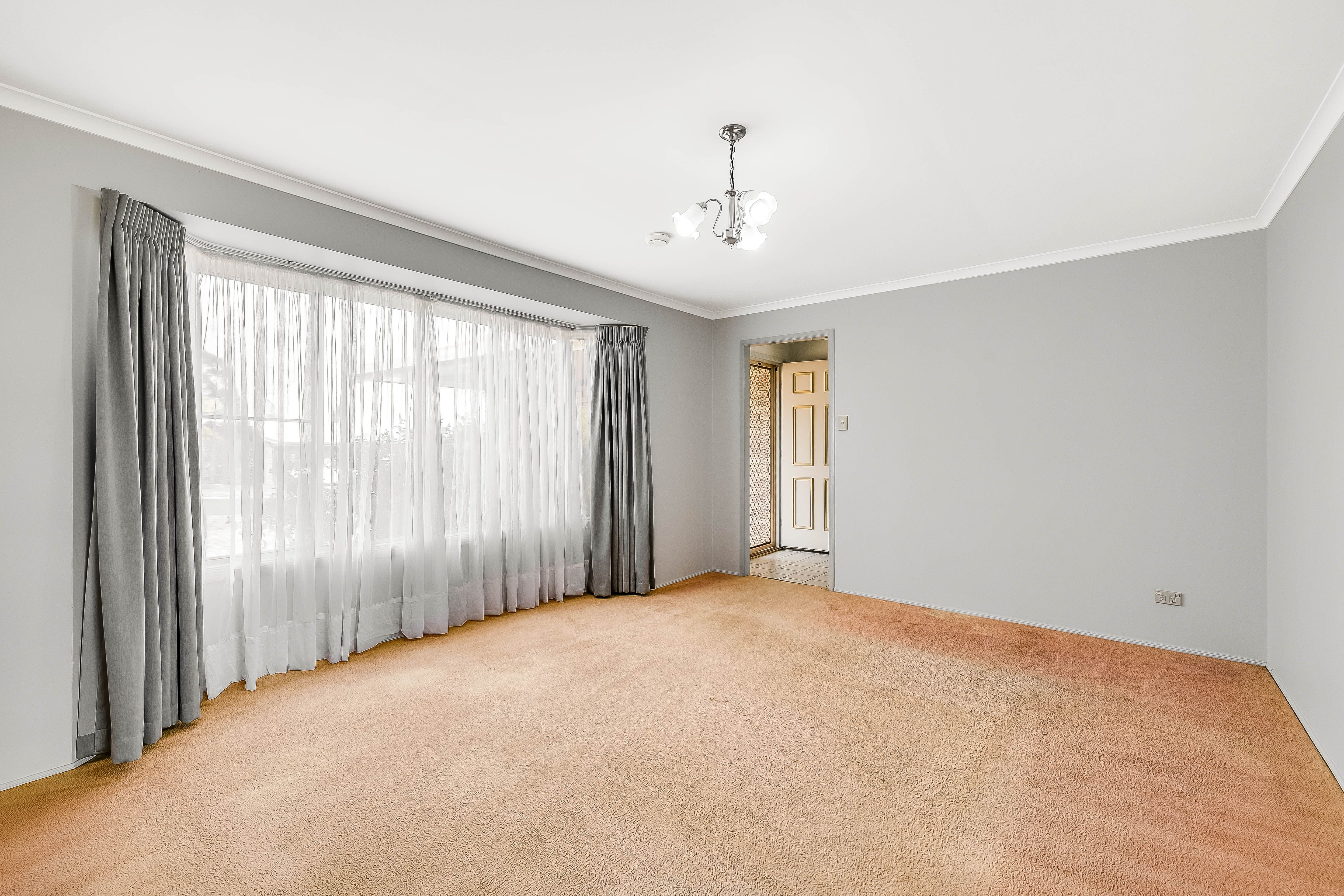 15 Moore Crescent, Wilsonton, QLD 4350