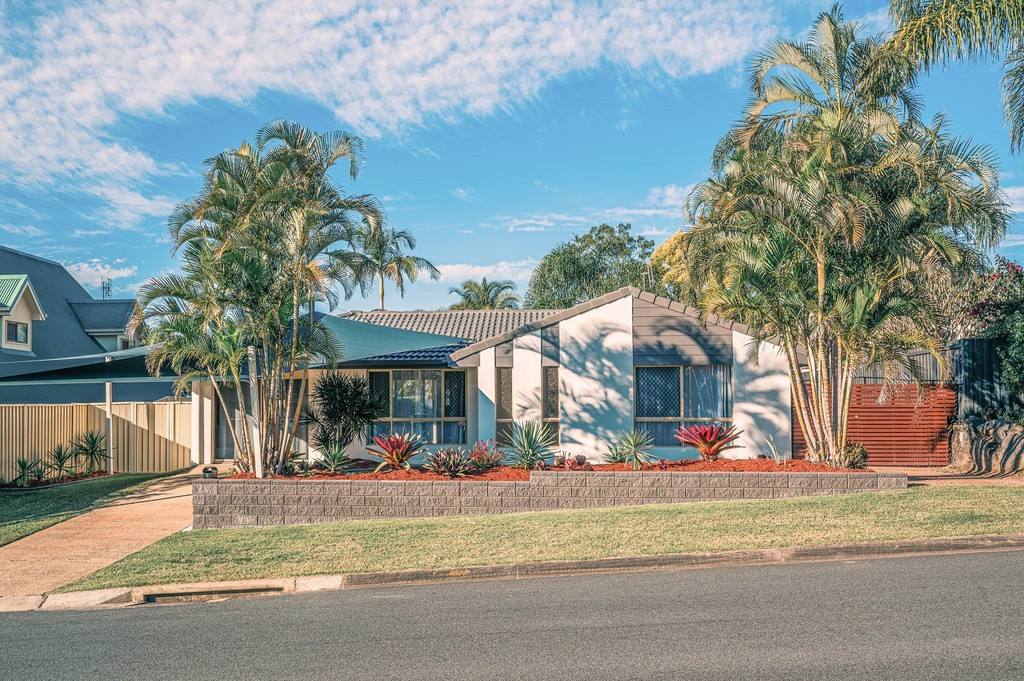 3 Kenneth Drive, Highland Park, QLD 4211