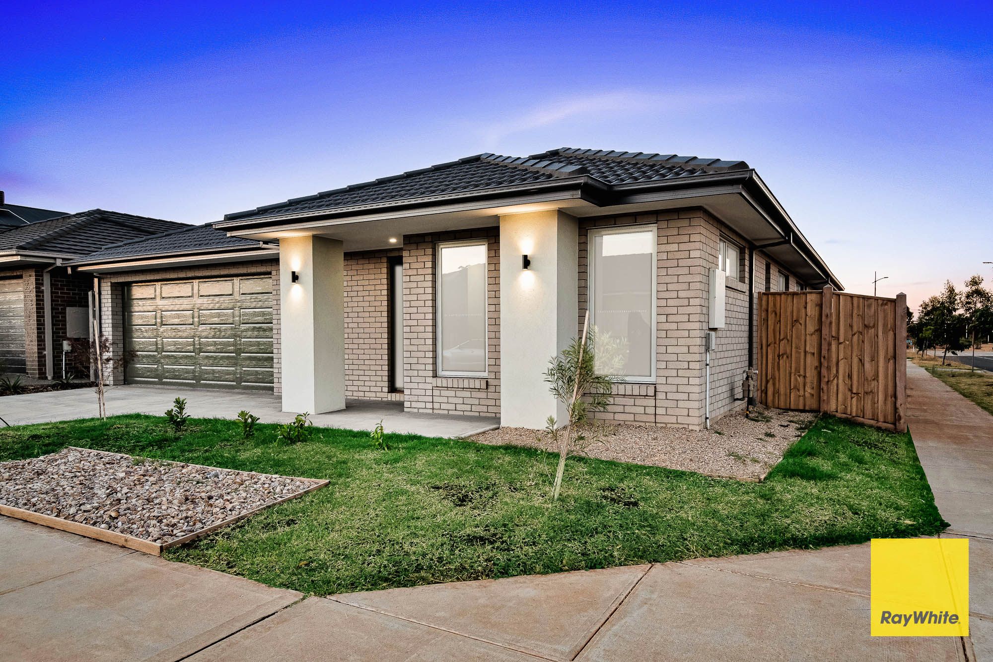2 Gilfillan Circuit, THORNHILL PARK, VIC 3335