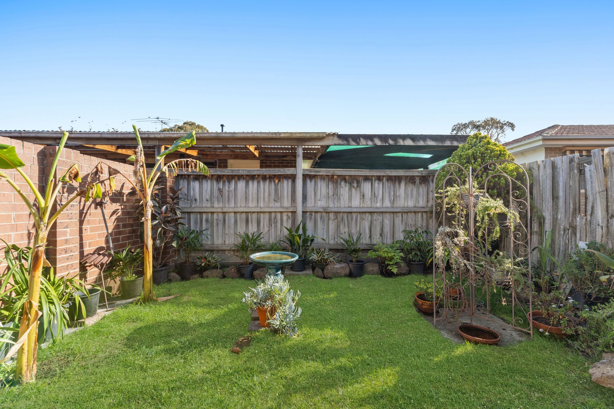2/4 Greenlaw Crescent — photo 10 of 14