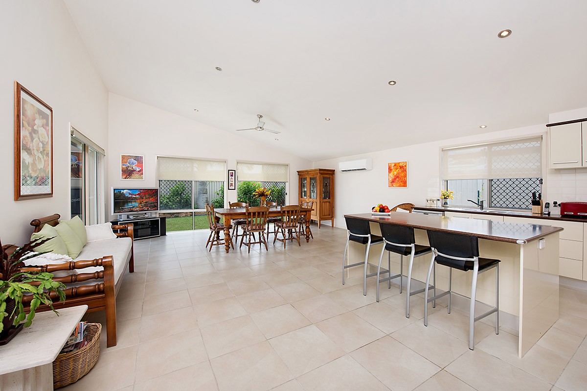 1 Sylvie Street, Pelican Waters, QLD 4551