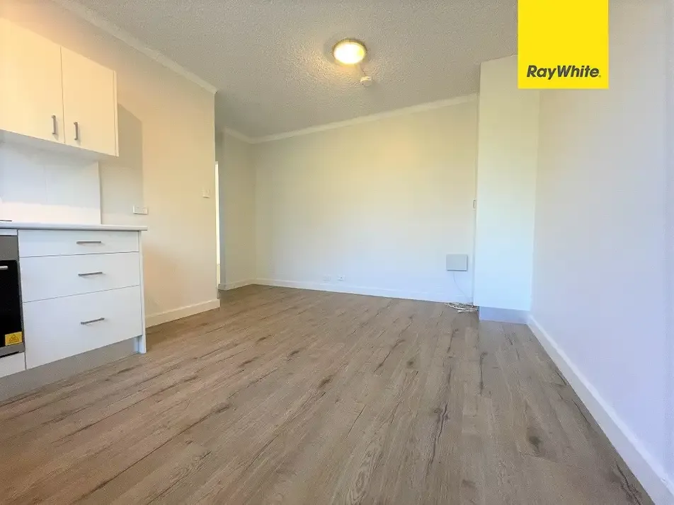 4/102 Dumaresq Street, Campbelltown, NSW 2560