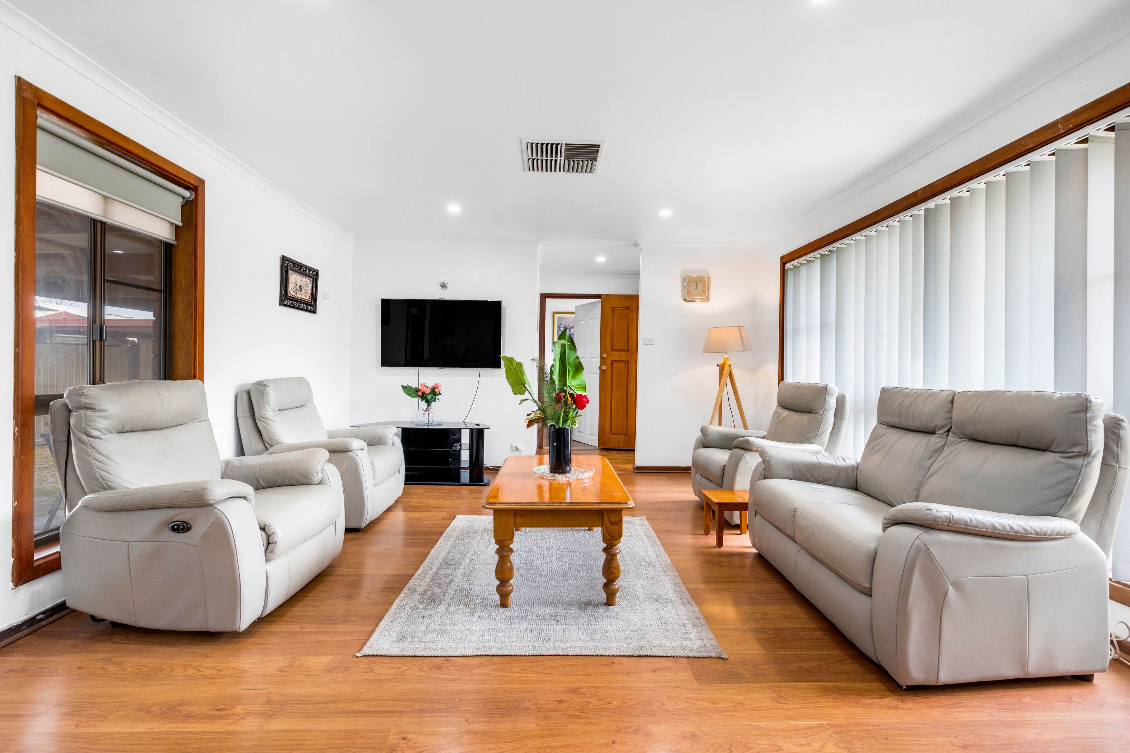 12 Palari Crescent — photo 8 of 26