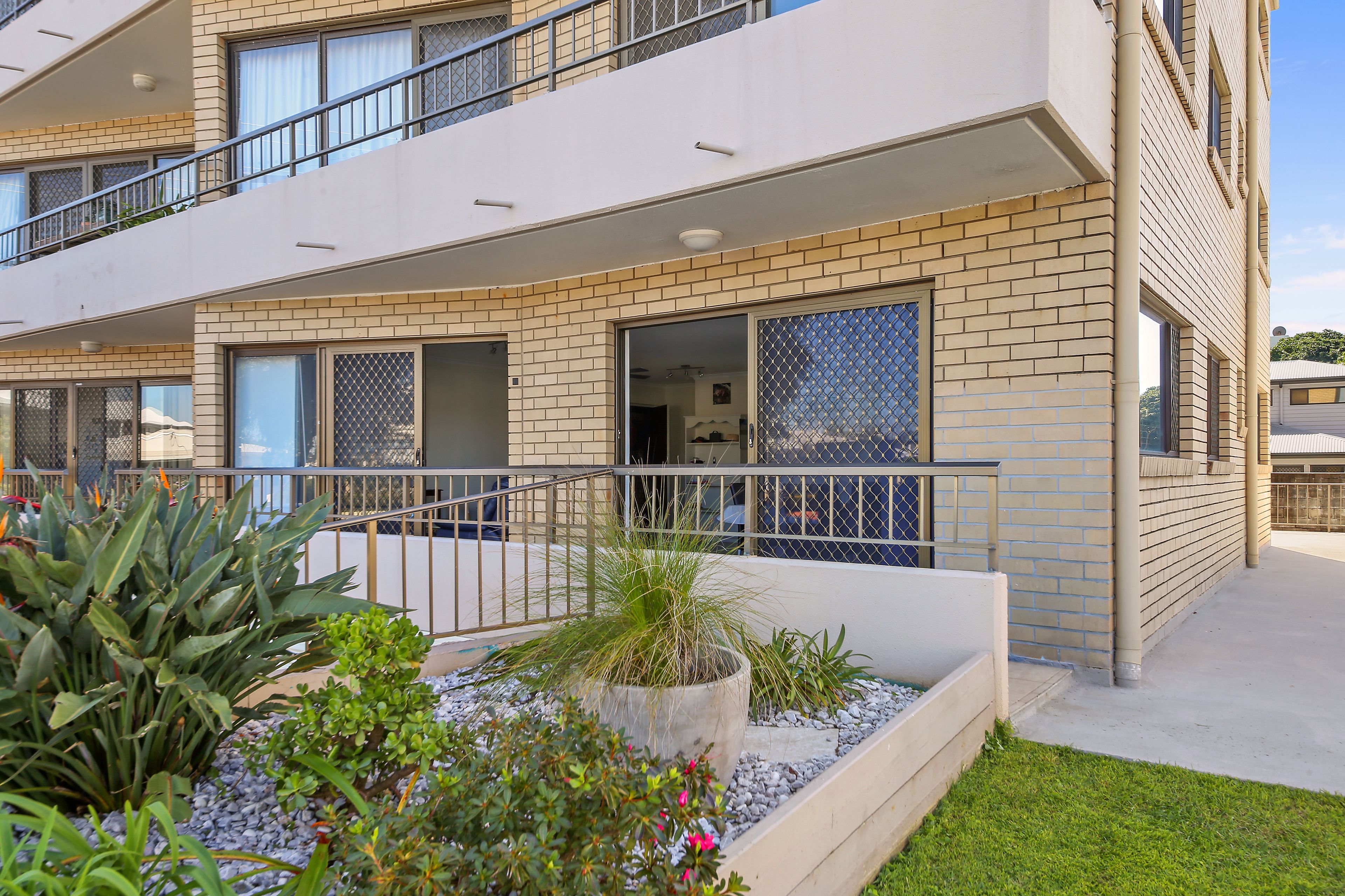 Unit 2/1 Burke Street, Golden Beach, QLD 4551