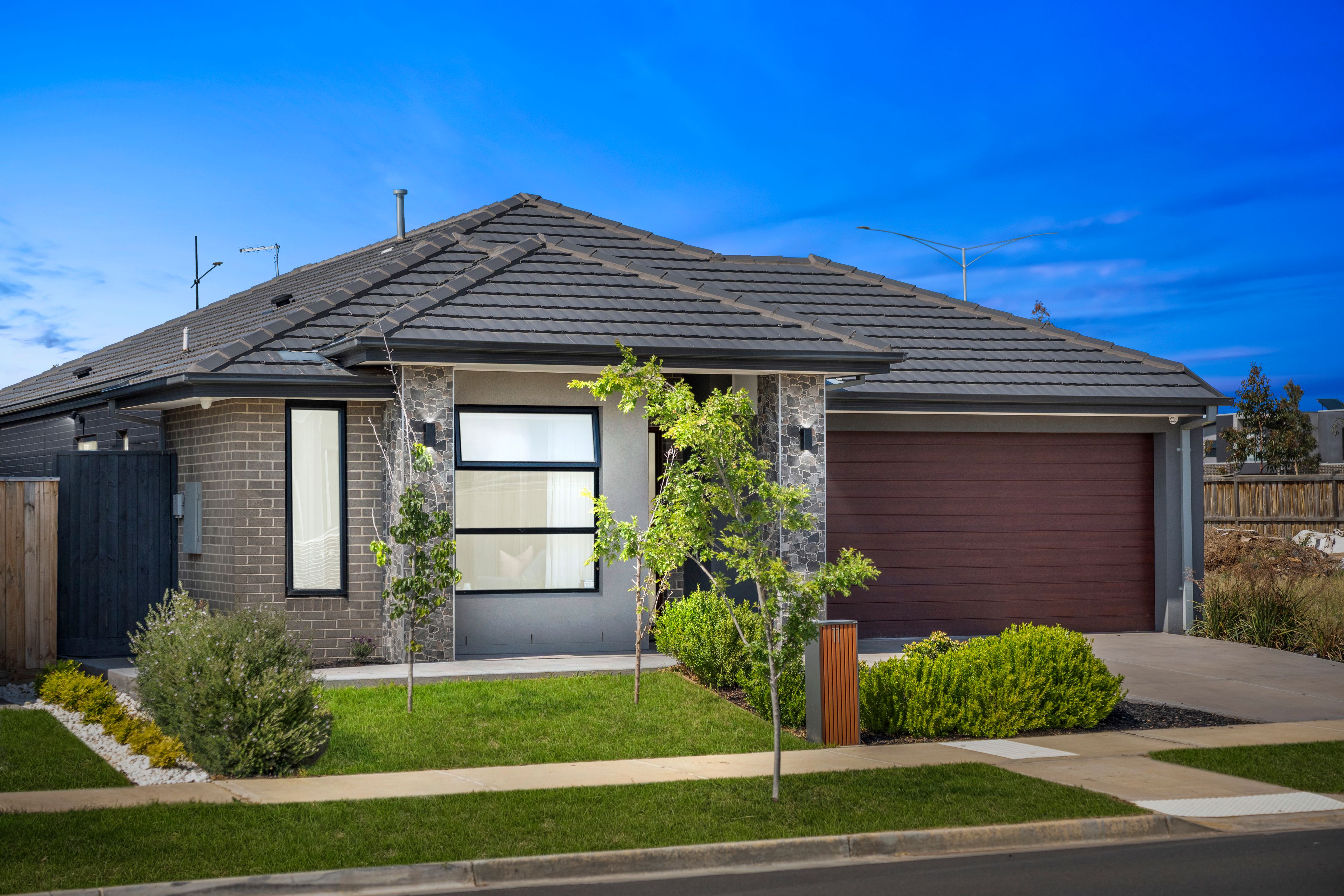 11 Saran Crescent, DEANSIDE, VIC 3336