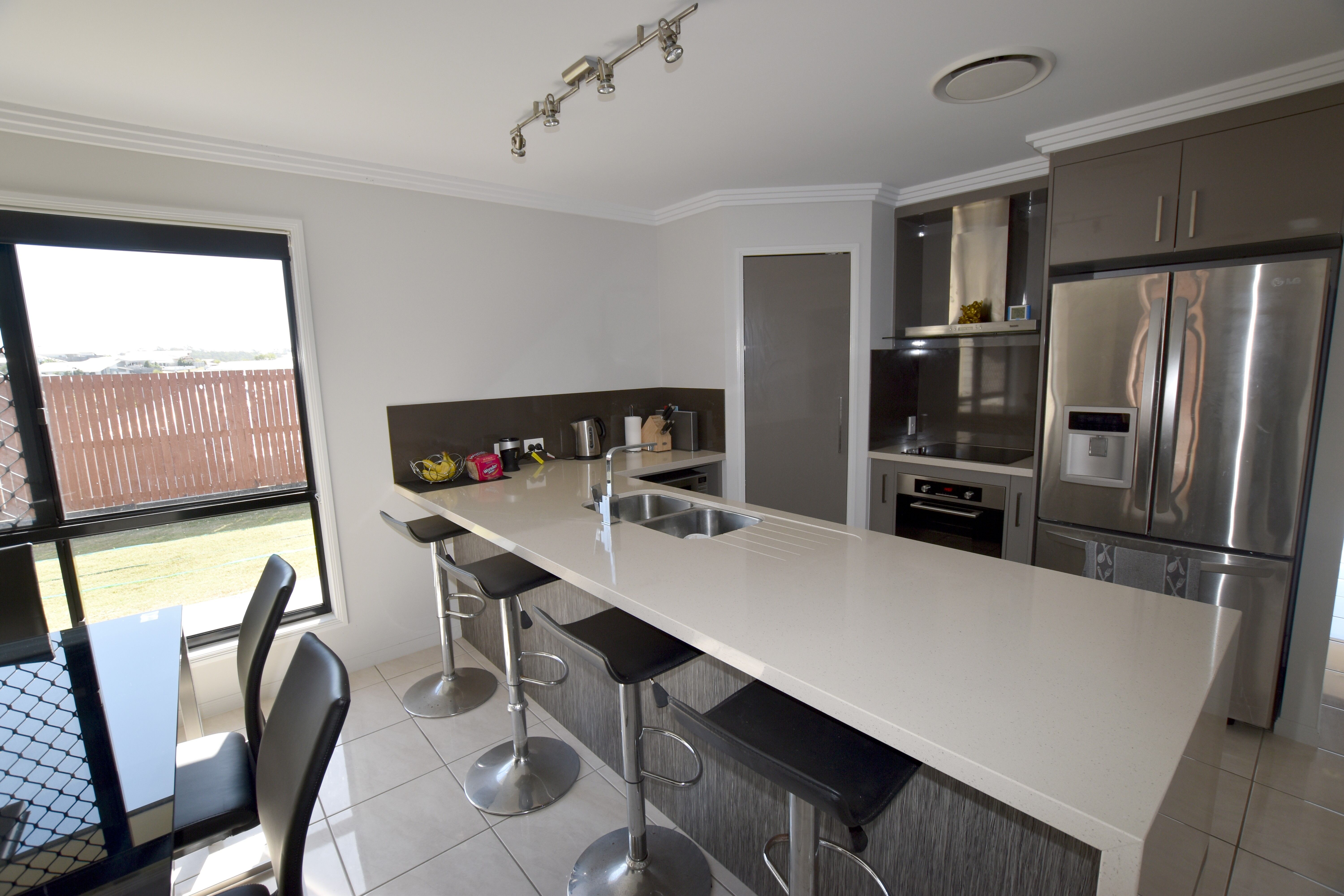 4 Palmerston Court, New Auckland, QLD 4680