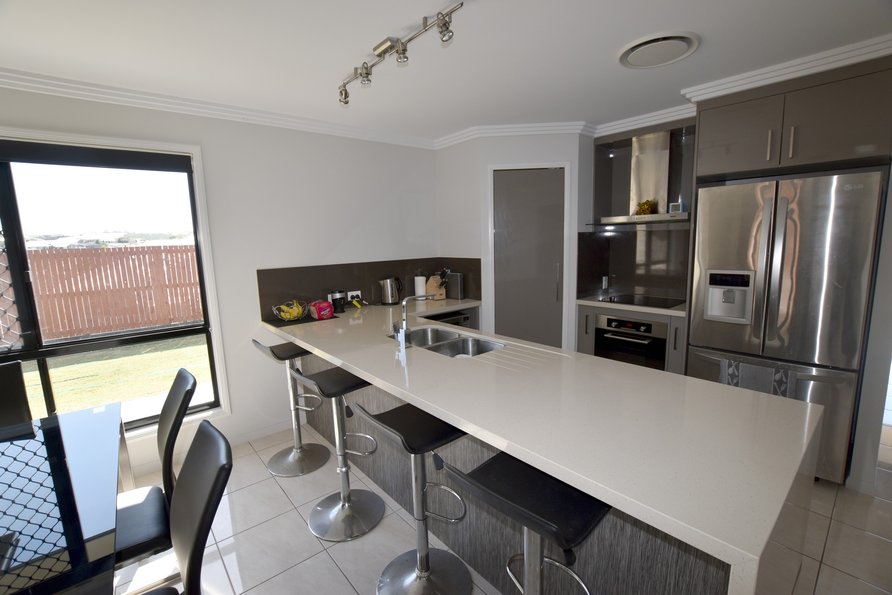 4 Palmerston Court, New Auckland, QLD 4680