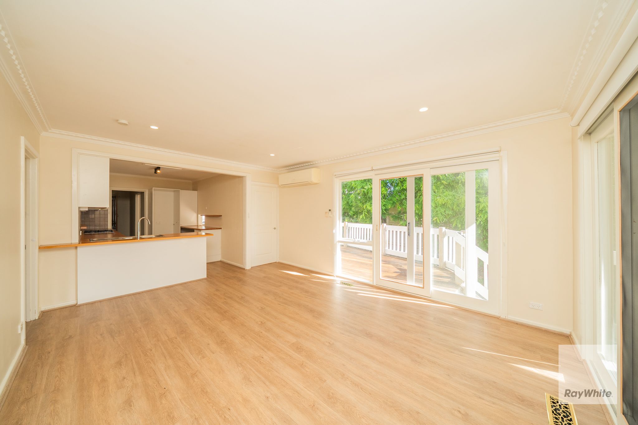 51 Koonung Road — photo 3 of 15
