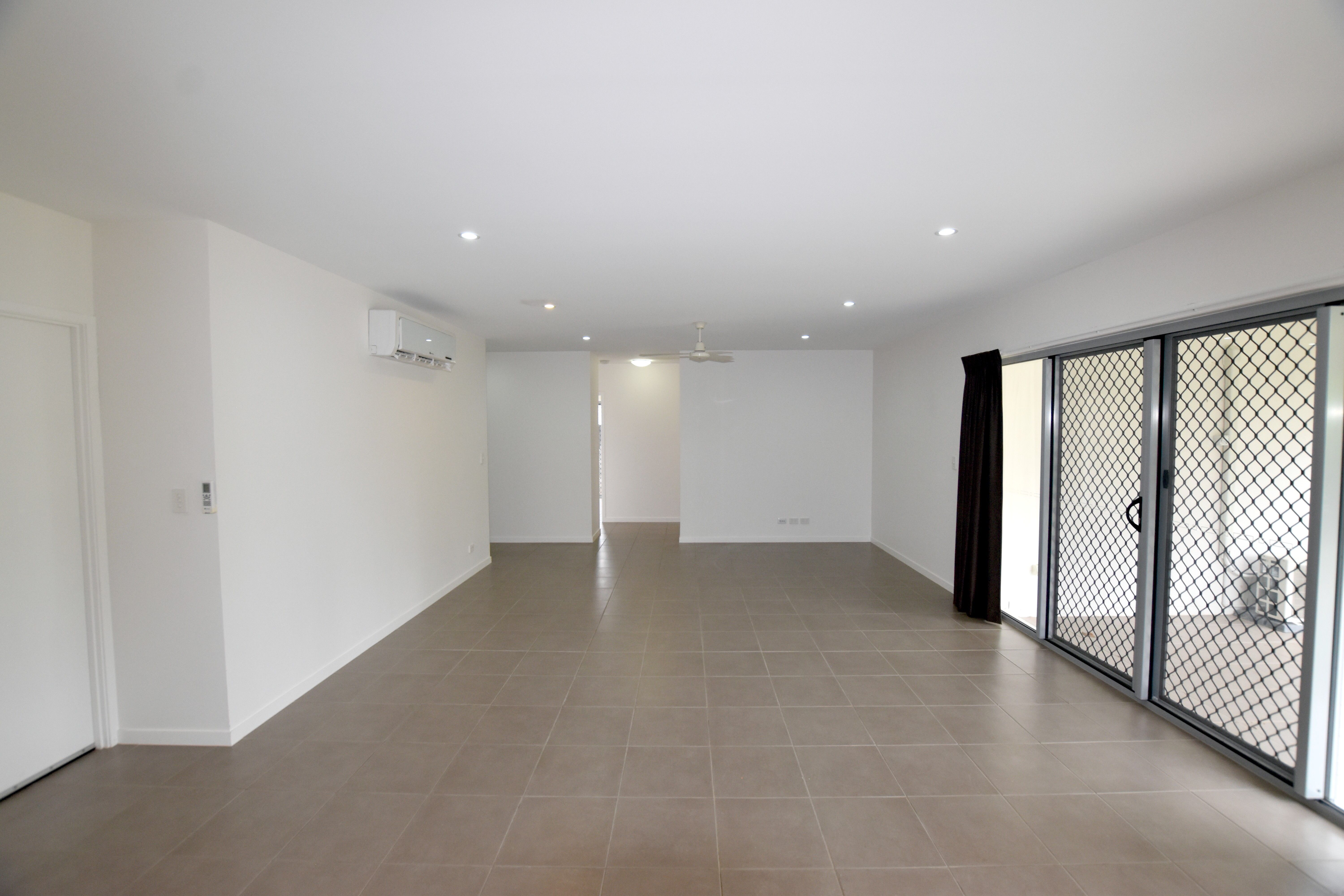 52 Iris Road, Kirkwood, QLD 4680