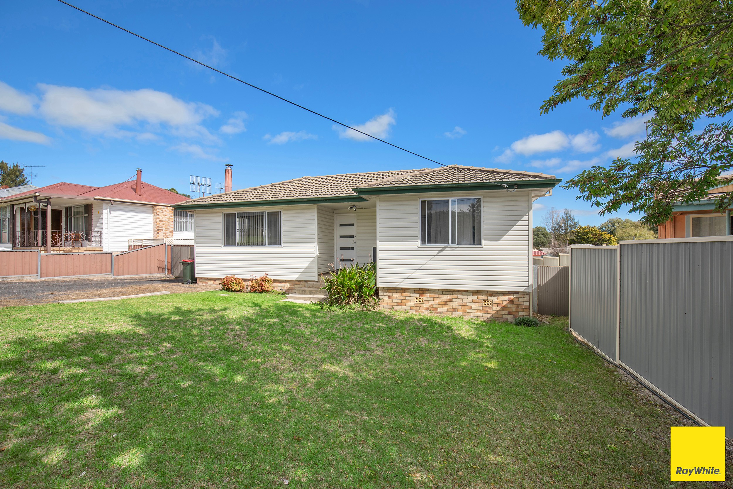 8 Prince Avenue, Uralla, NSW 2358