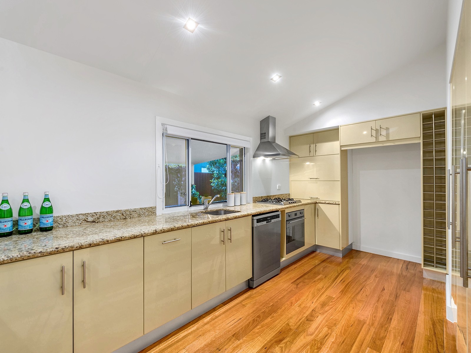 62 Duncan Street, Wynnum West, QLD 4178
