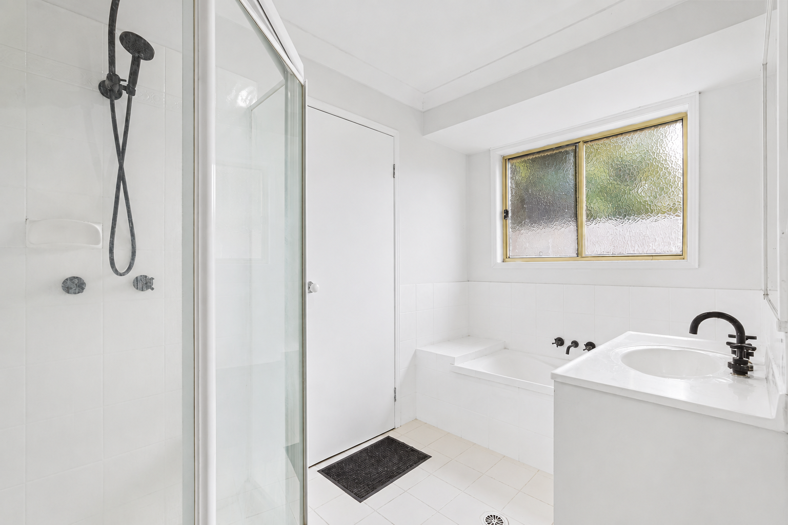 3 Christine Crescent — photo 11 of 14