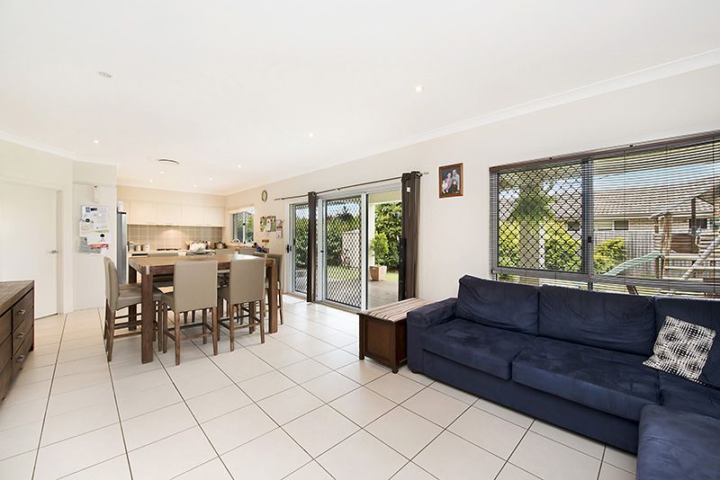 15 Hillview Crescent, Little Mountain, QLD 4551