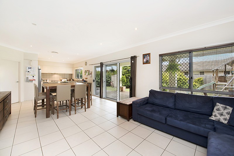 15 Hillview Crescent, Little Mountain, QLD 4551