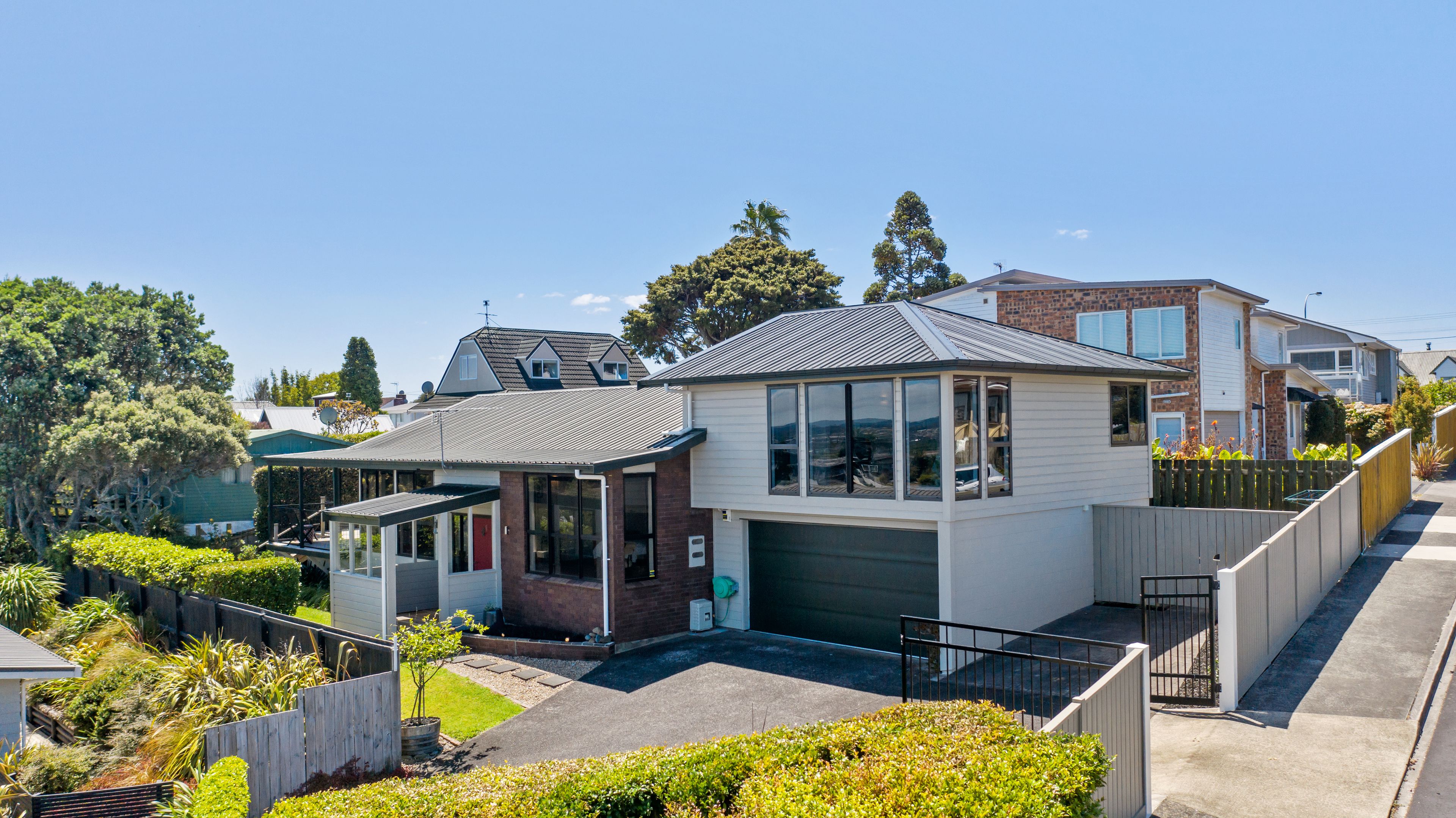 2/32 Sea Vista Avenue, Beach Haven, North Shore City
