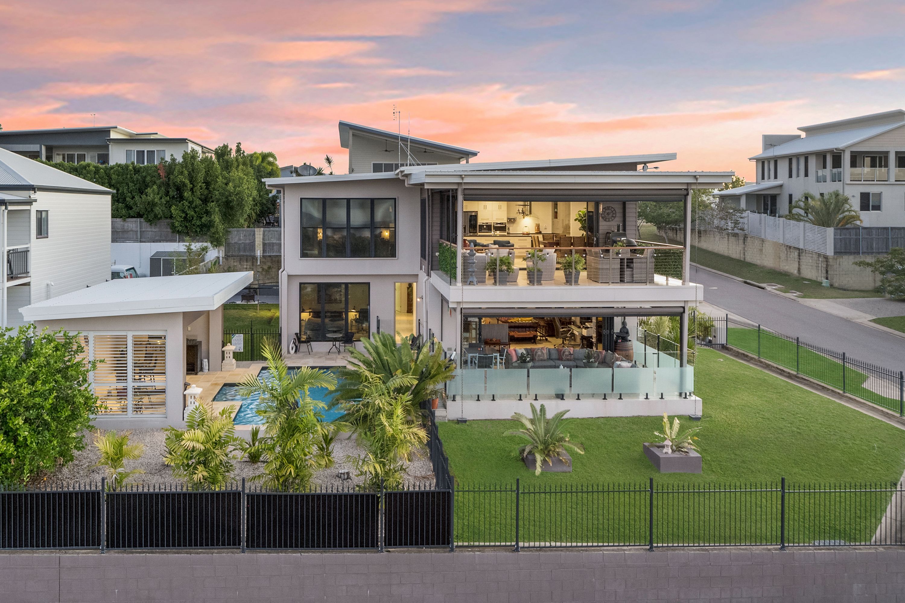 19 Cashell Crescent, Bushland Beach QLD 4818