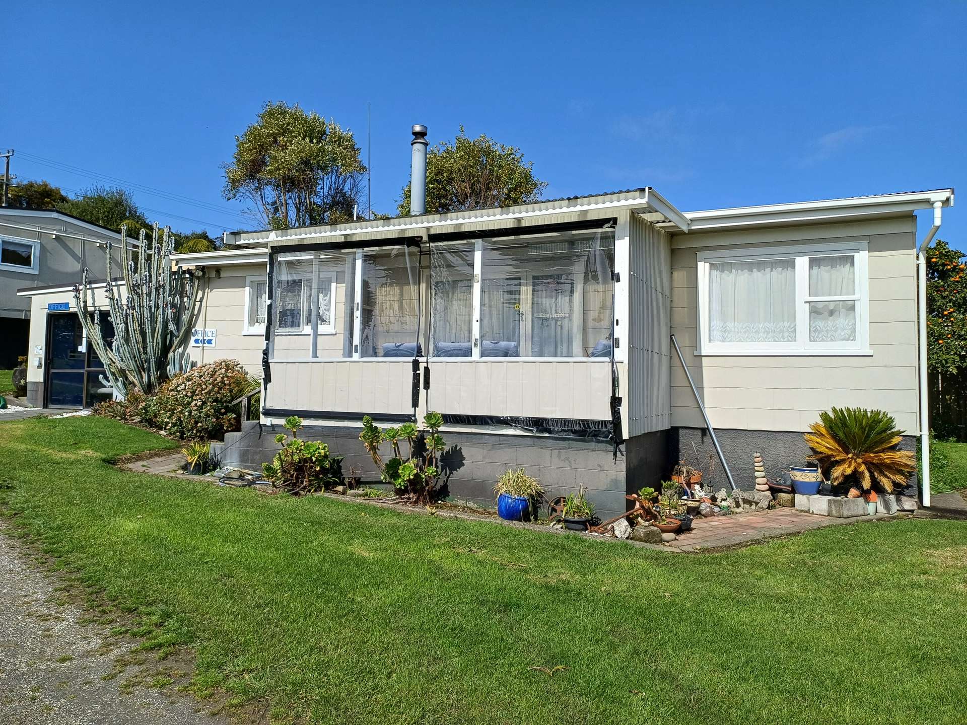 232 Waiwera Street photo 2