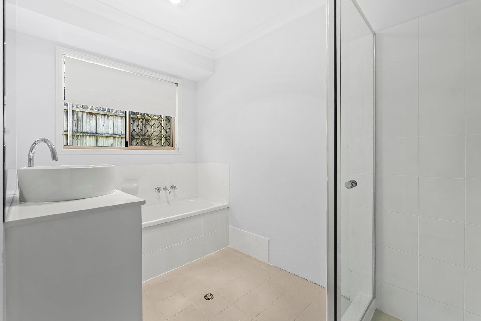 16 Deanbilla Street — photo 10 of 10