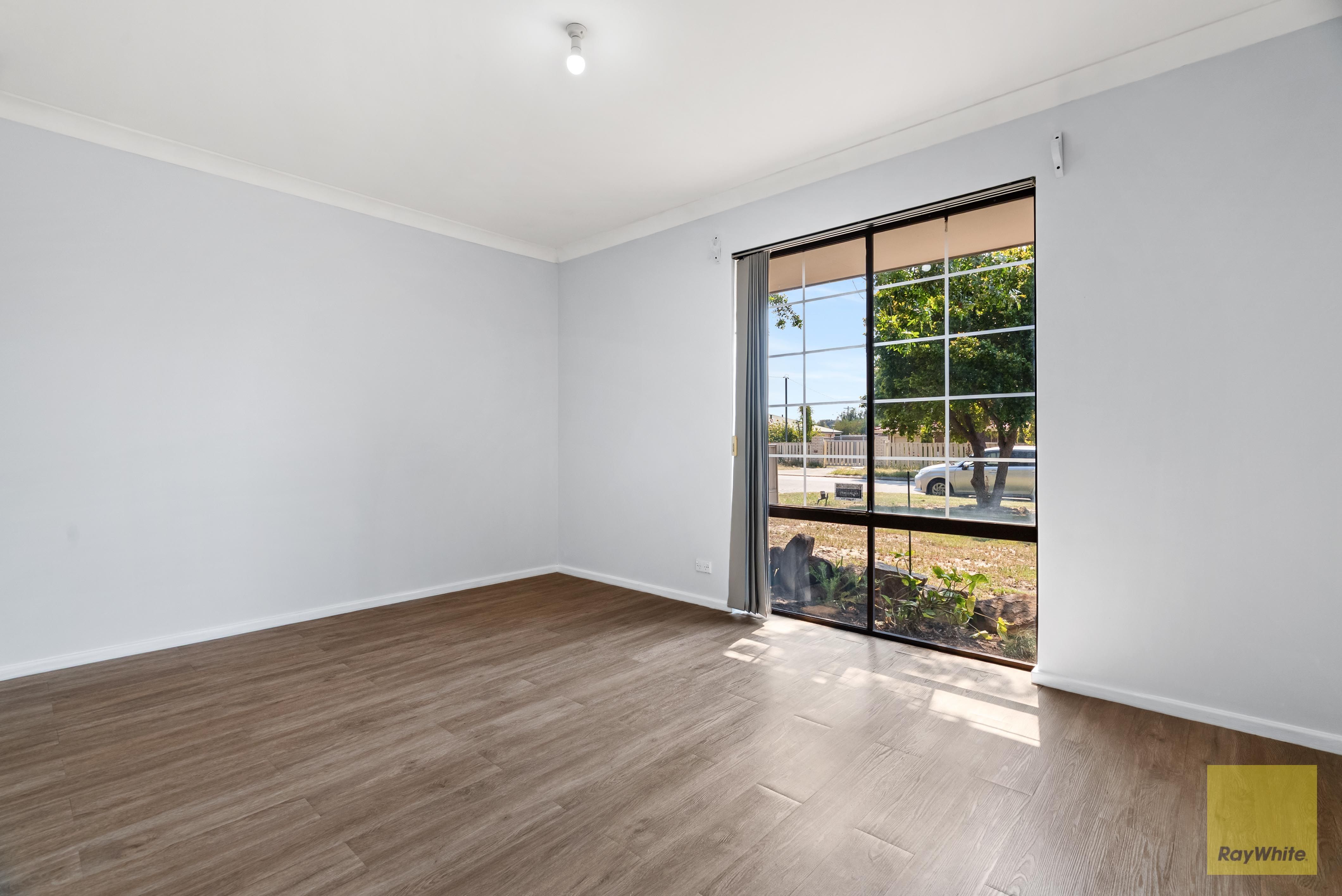 54 Stennett Street — photo 15 of 24