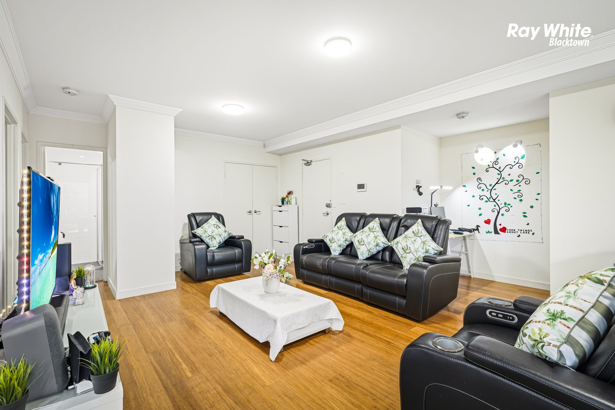 G08/43 Devitt Street — photo 4 of 23