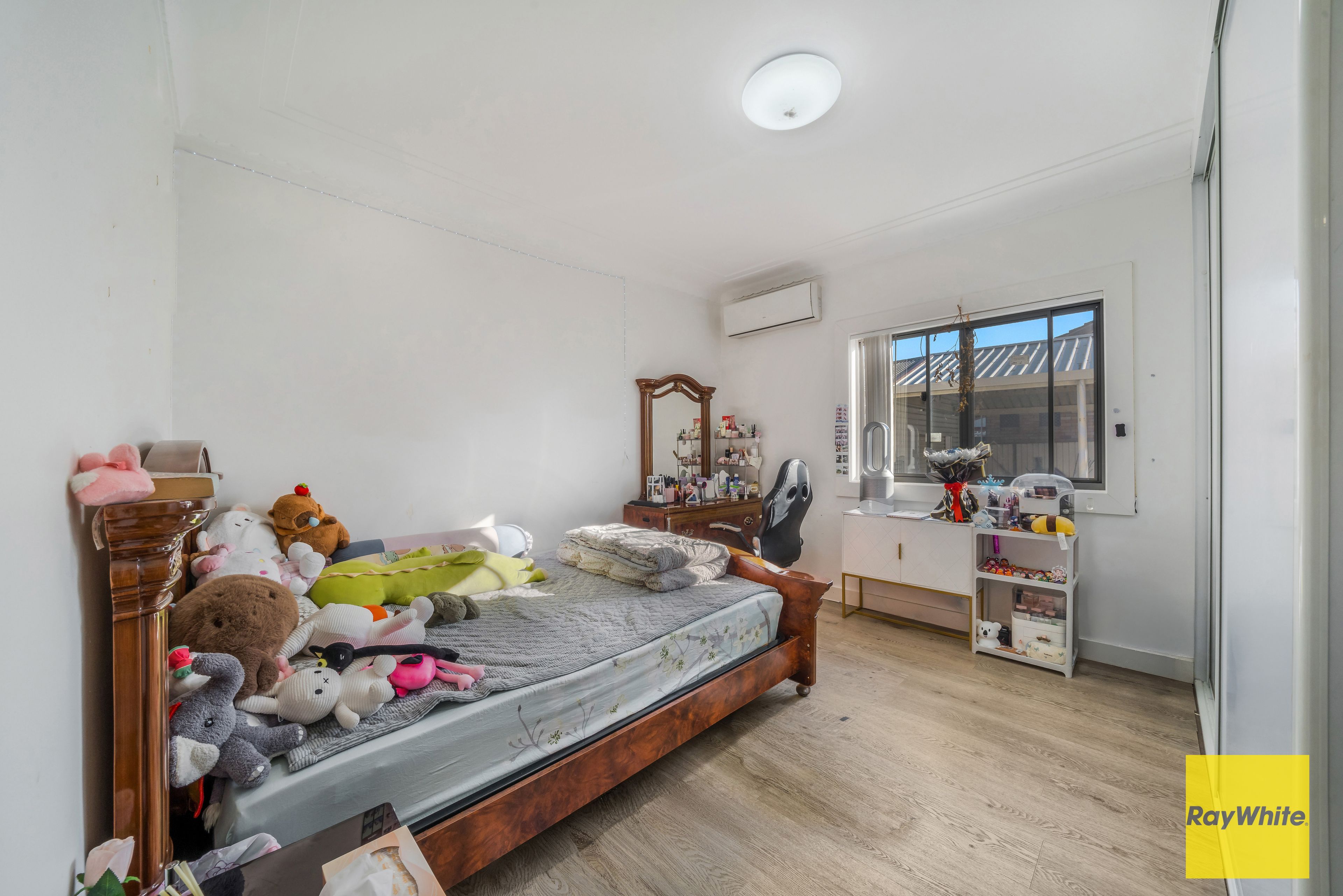 270 John Street — photo 13 of 19