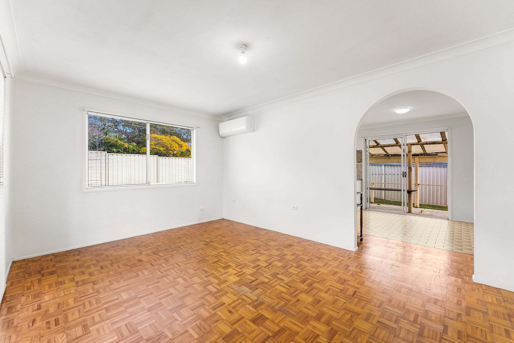 324 Middle Road — photo 5 of 20