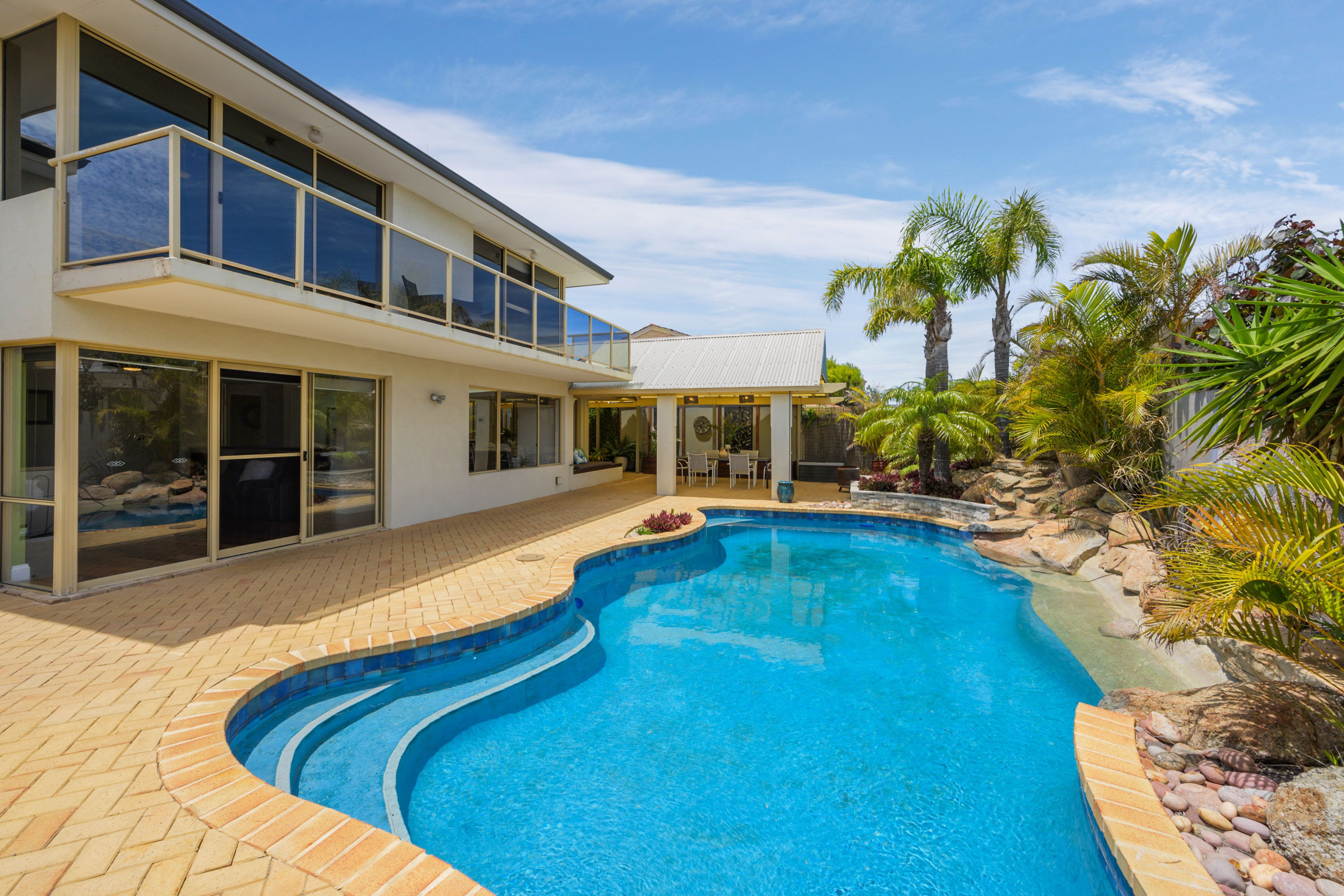 133 Castlecrag Drive, Kallaroo, WA 6025