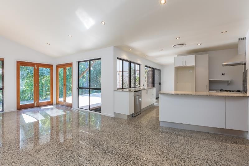 12 Hartfield Drive, Bardon, QLD 4065