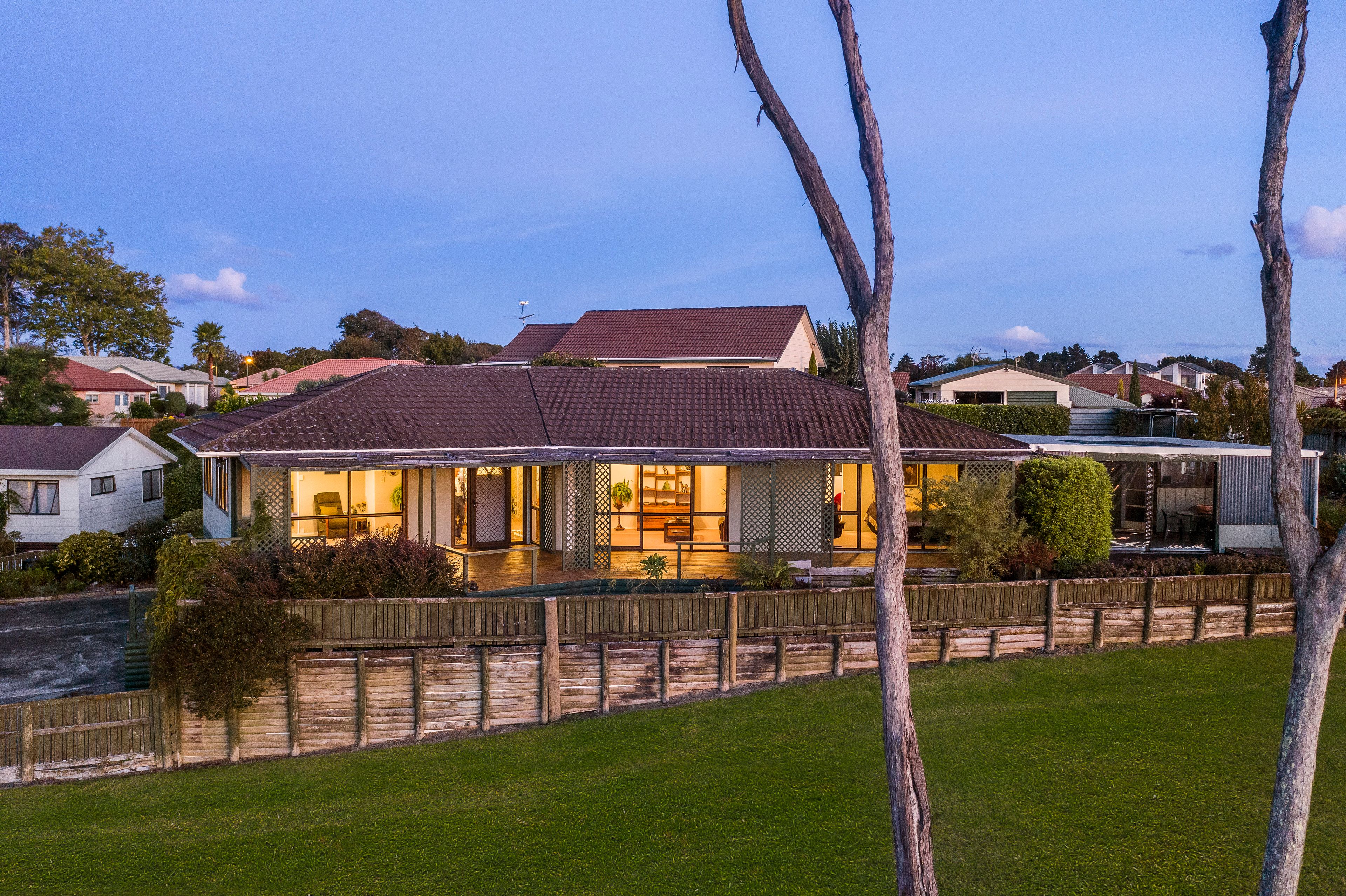 38 Bluewater Place, Wattle Downs, Manukau City