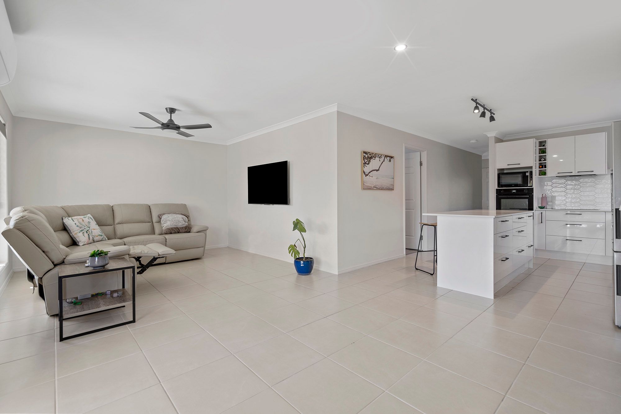 8 Ngungun Close, Loganholme, QLD 4129