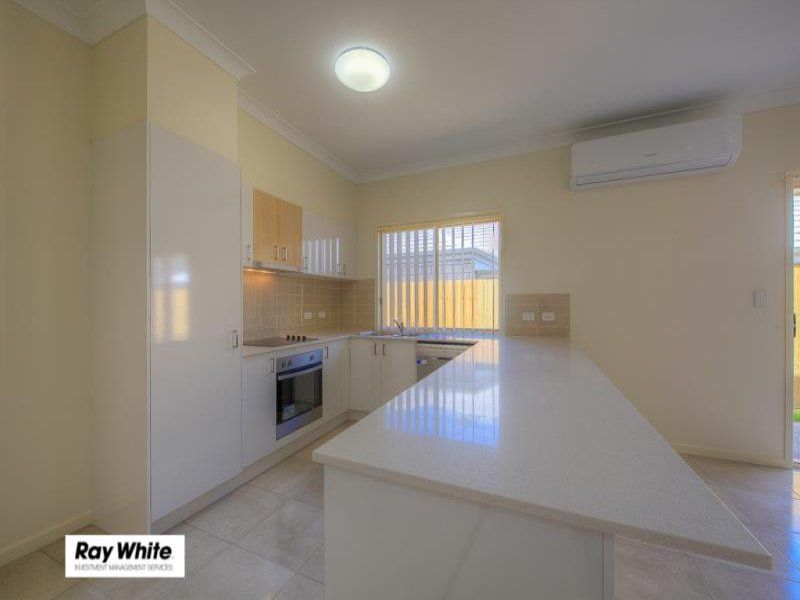 30 Hollyoak Crescent, Pimpama, QLD 4209