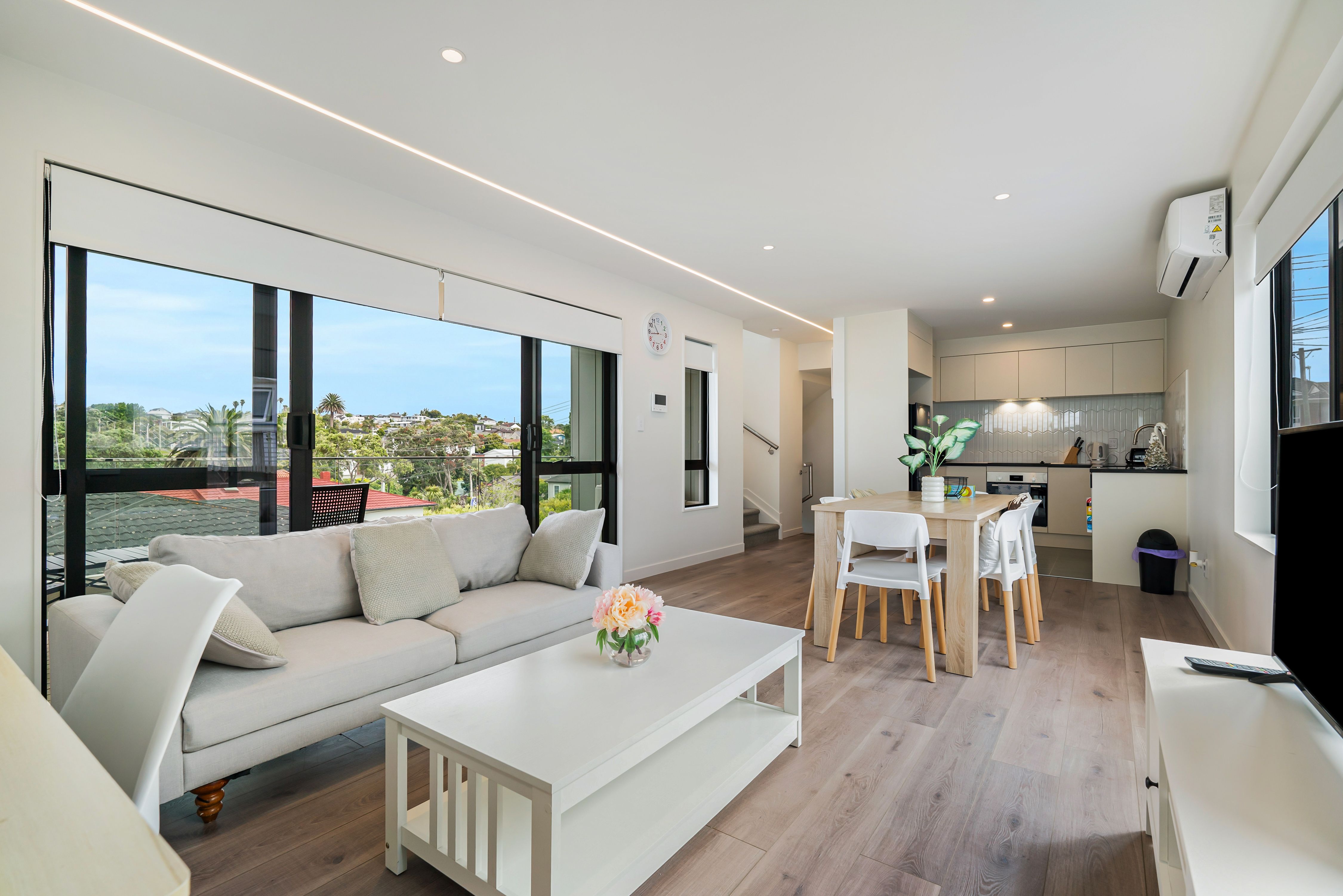 2/49 Northboro Road, Belmont, North Shore City