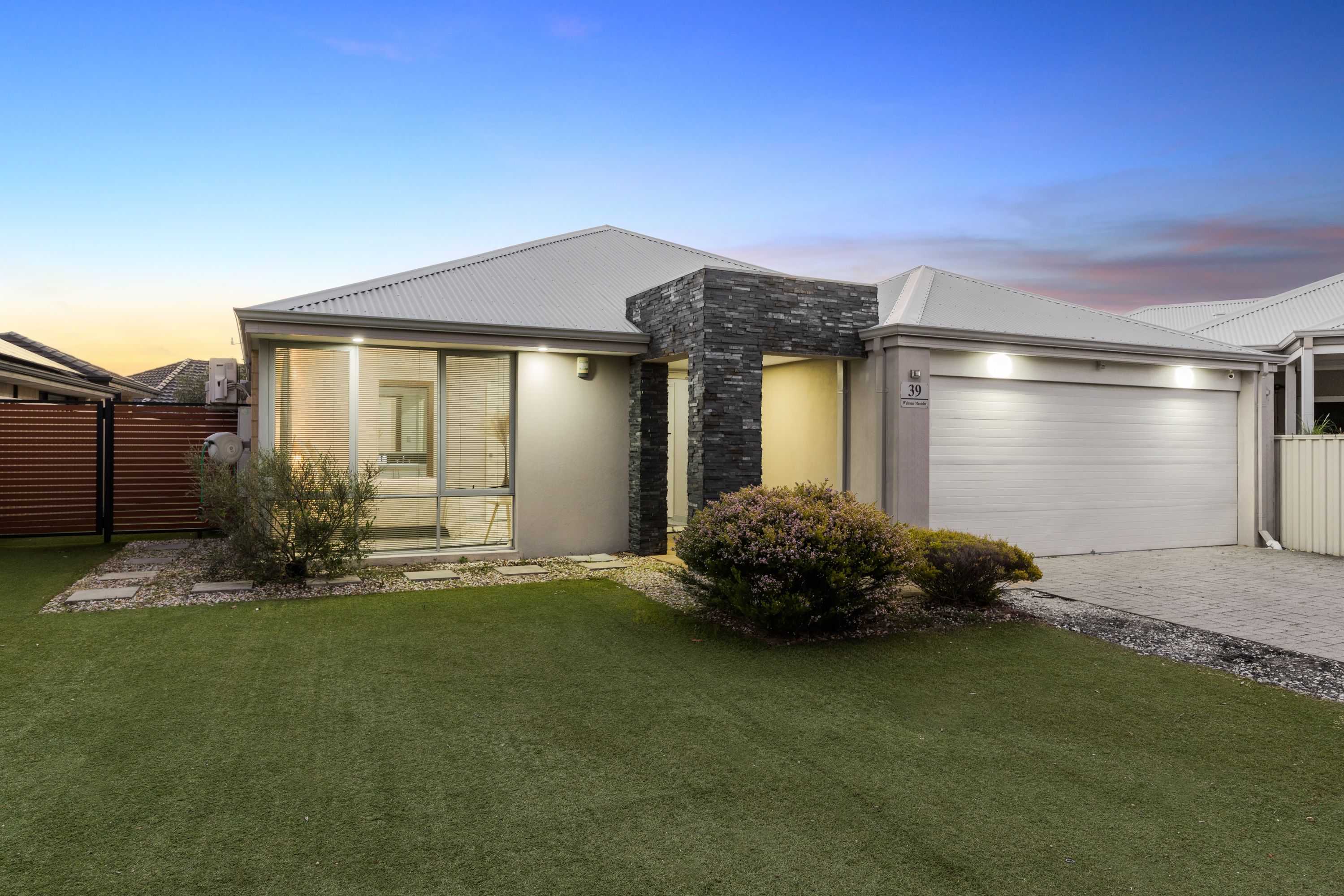 39 Welcome Meander — photo 17 of 17